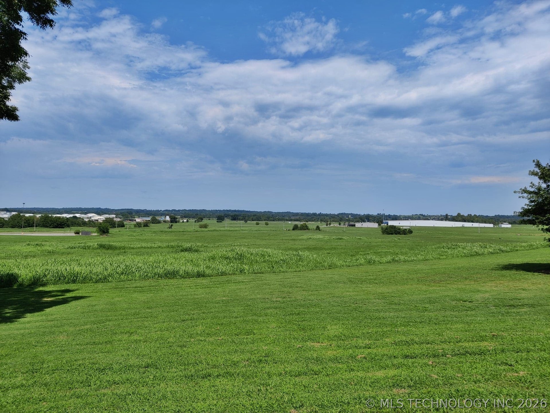 1071 W Allen Road Property Photo 31