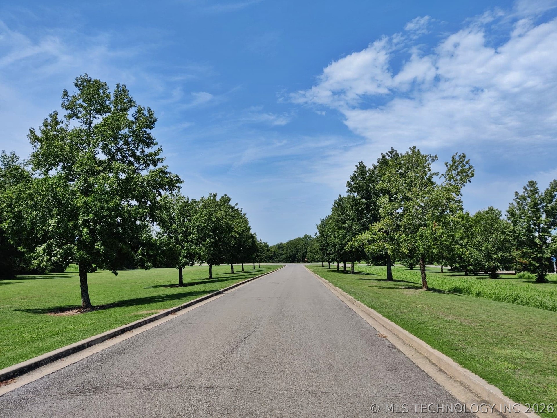1051 W Allen Road Property Photo 21