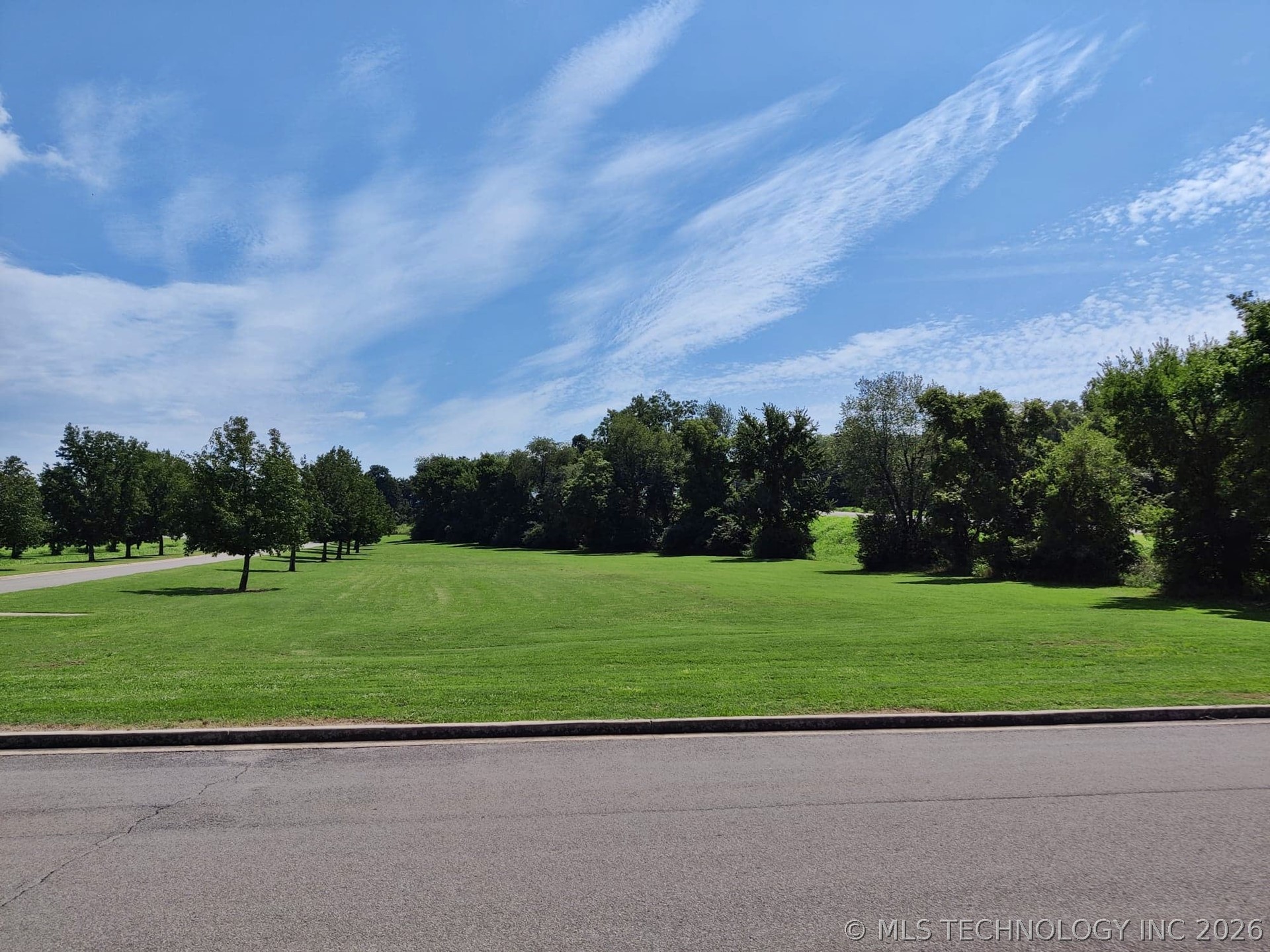 1051 W Allen Road Property Photo 33