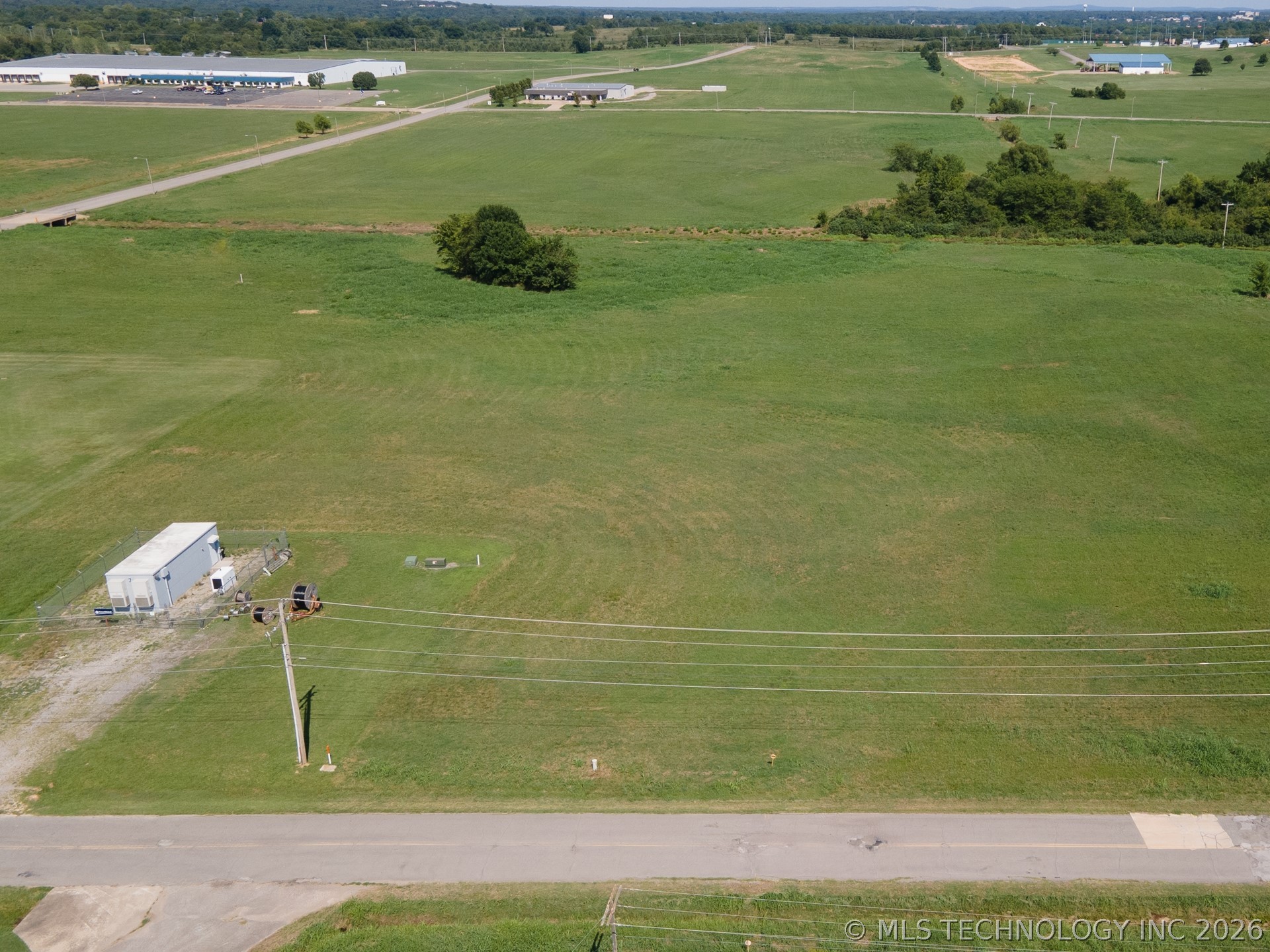 1001 Main Parkway Property Photo 15