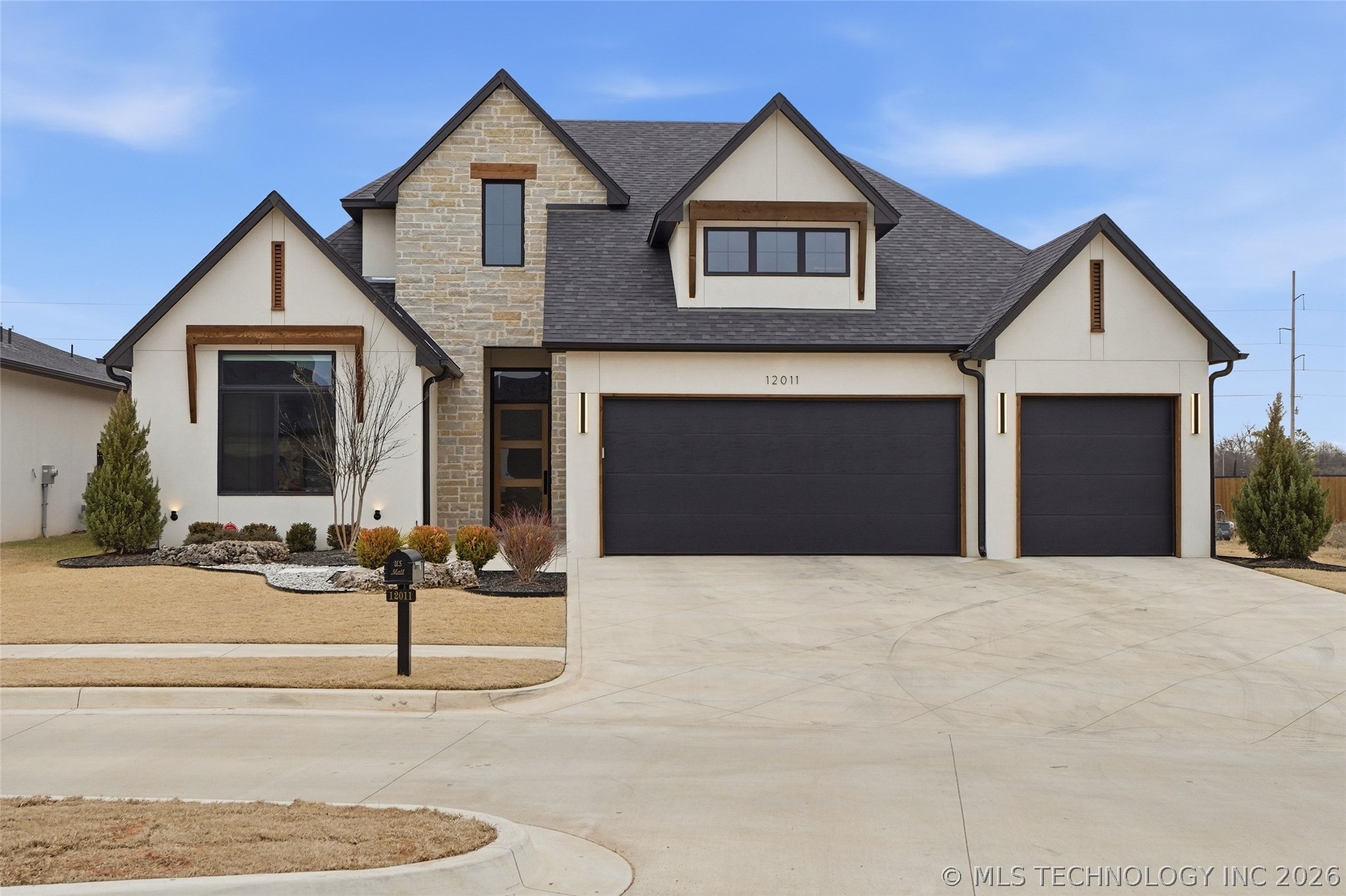 12011 S Vandalia Avenue Property Photo 1