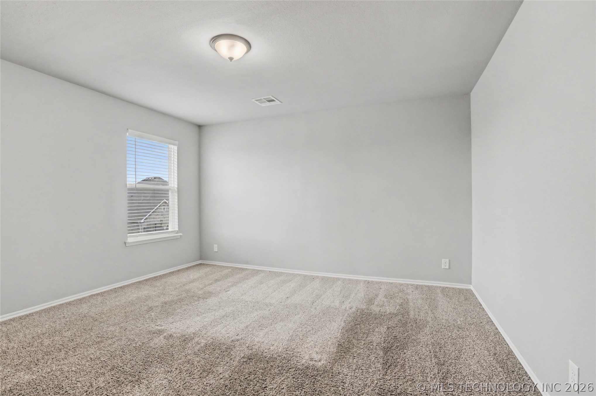 711 W 53rd Place Property Photo 36