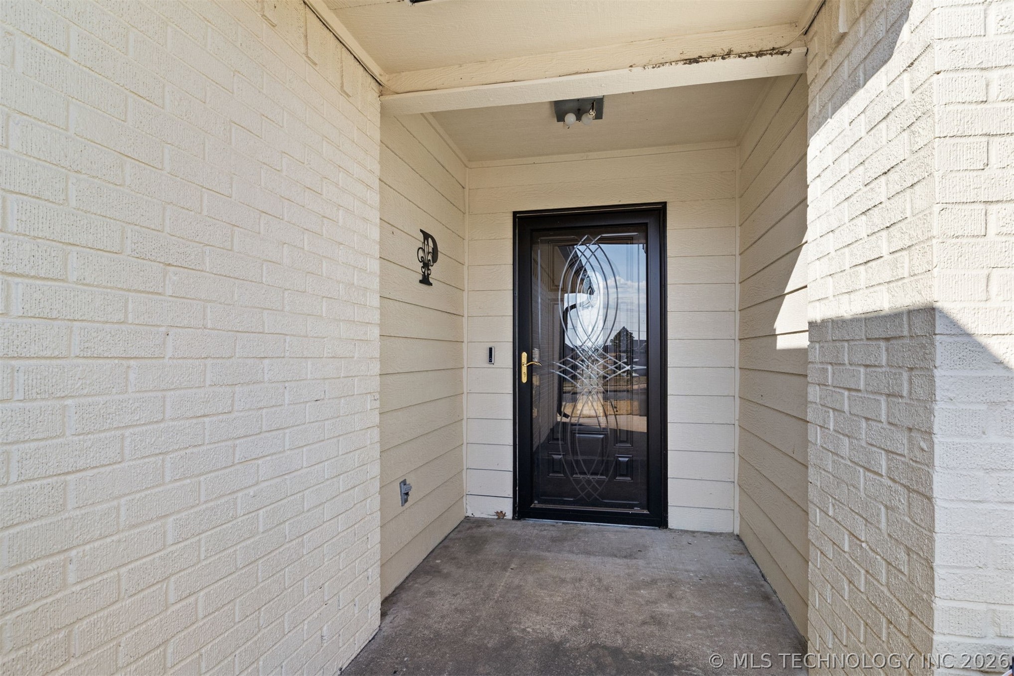 2114 S Javine Avenue Property Photo 3