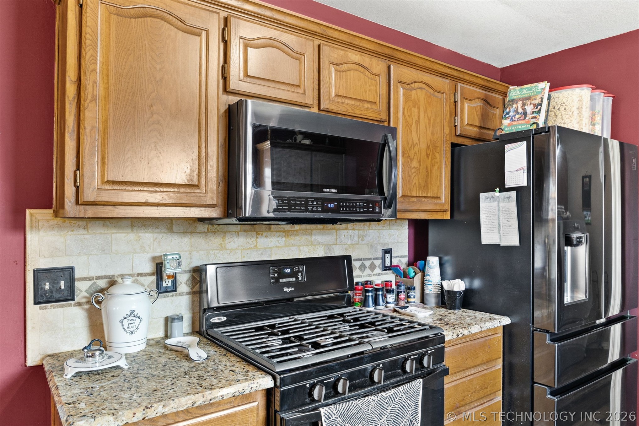 2114 S Javine Avenue Property Photo 8