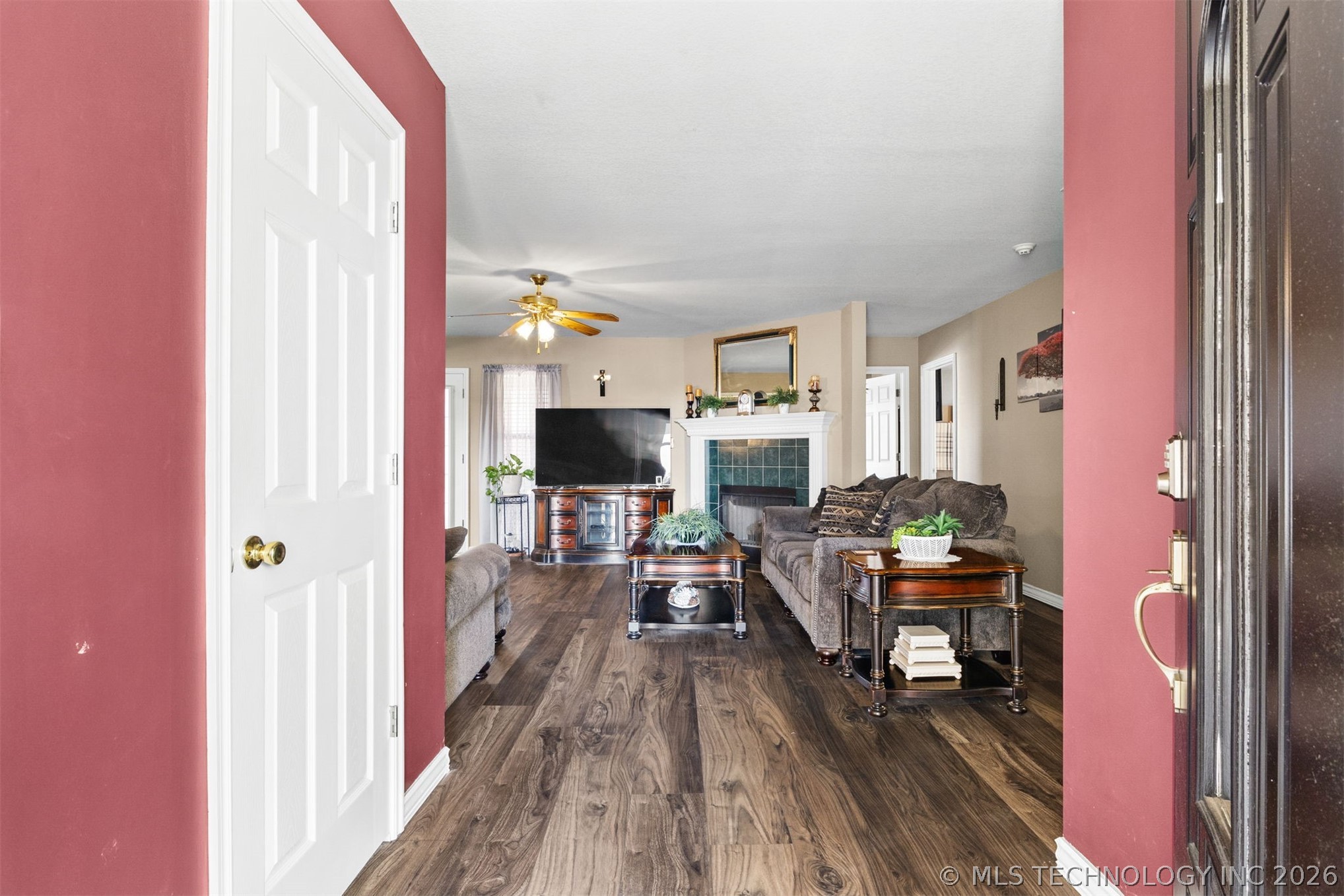 2114 S Javine Avenue Property Photo 13
