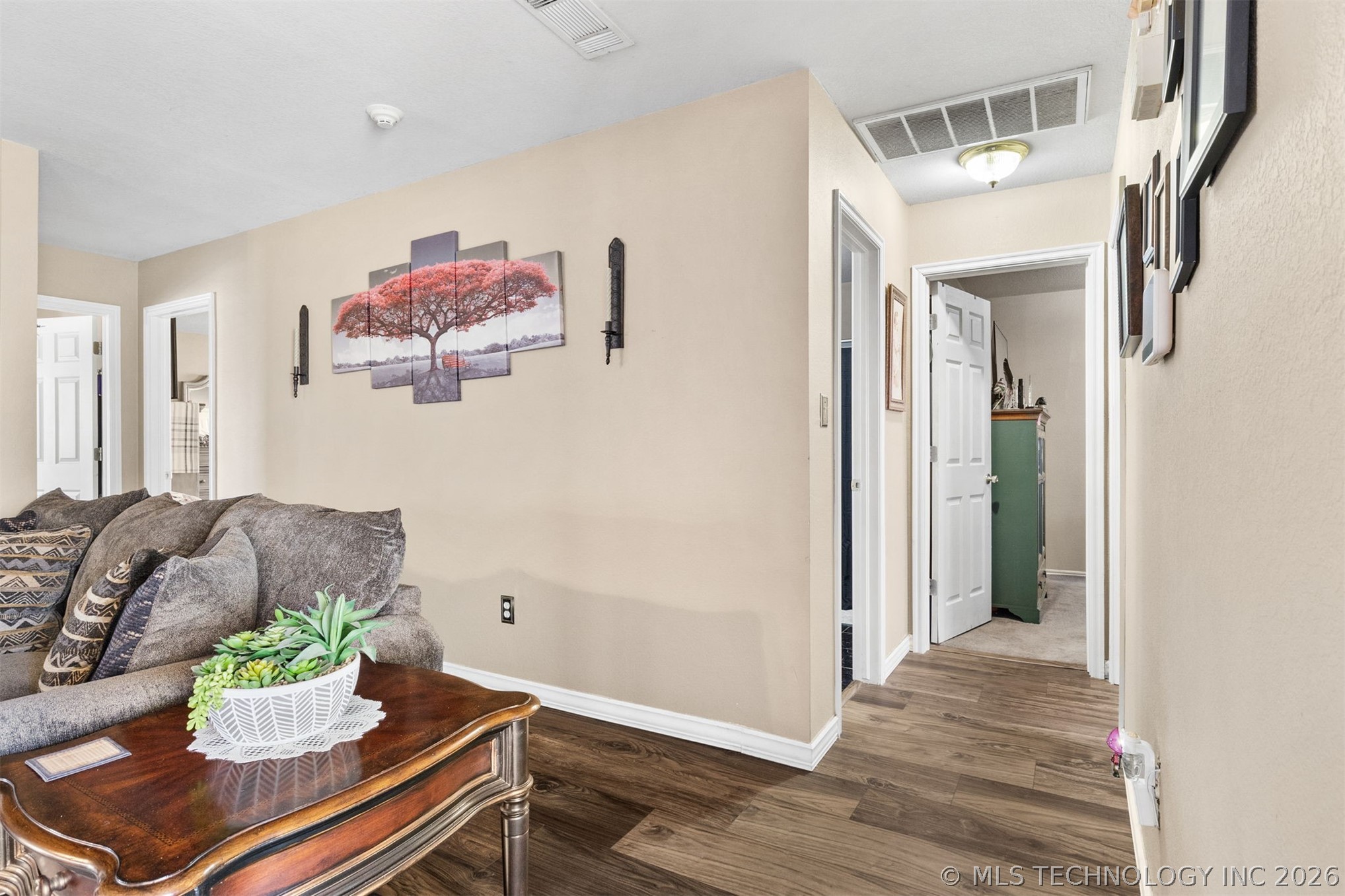 2114 S Javine Avenue Property Photo 15