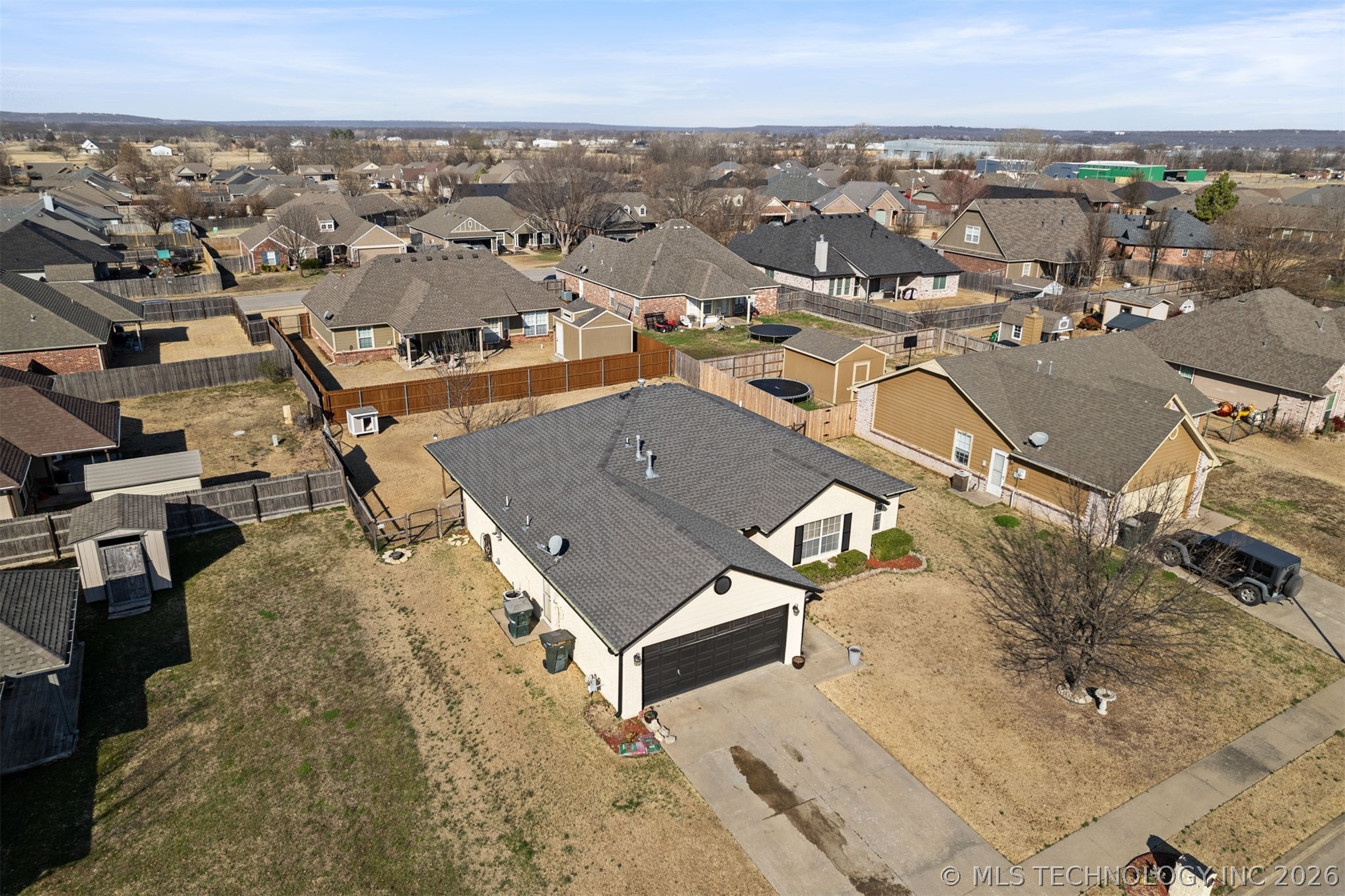 2114 S Javine Avenue Property Photo 31