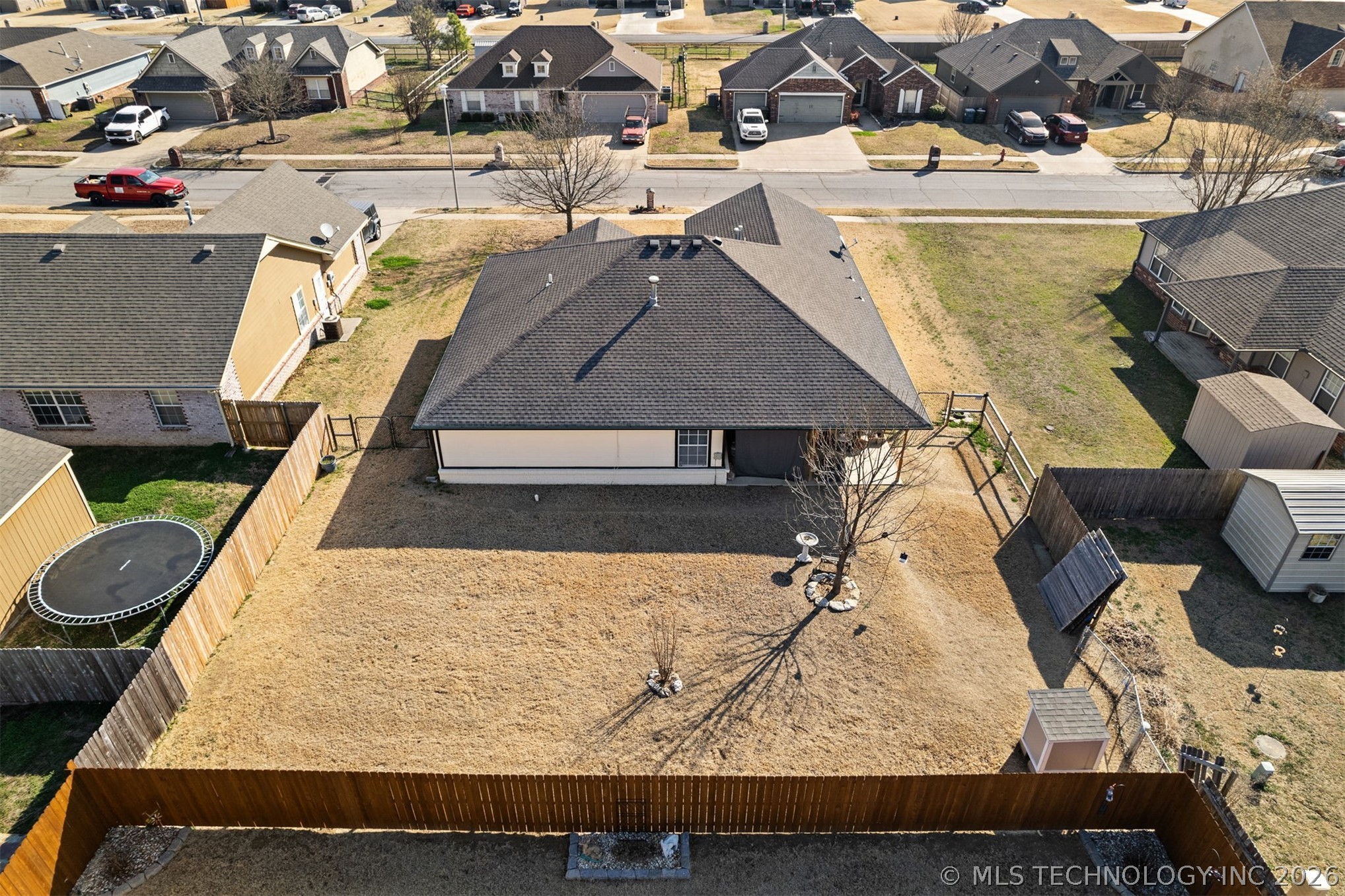 2114 S Javine Avenue Property Photo 33