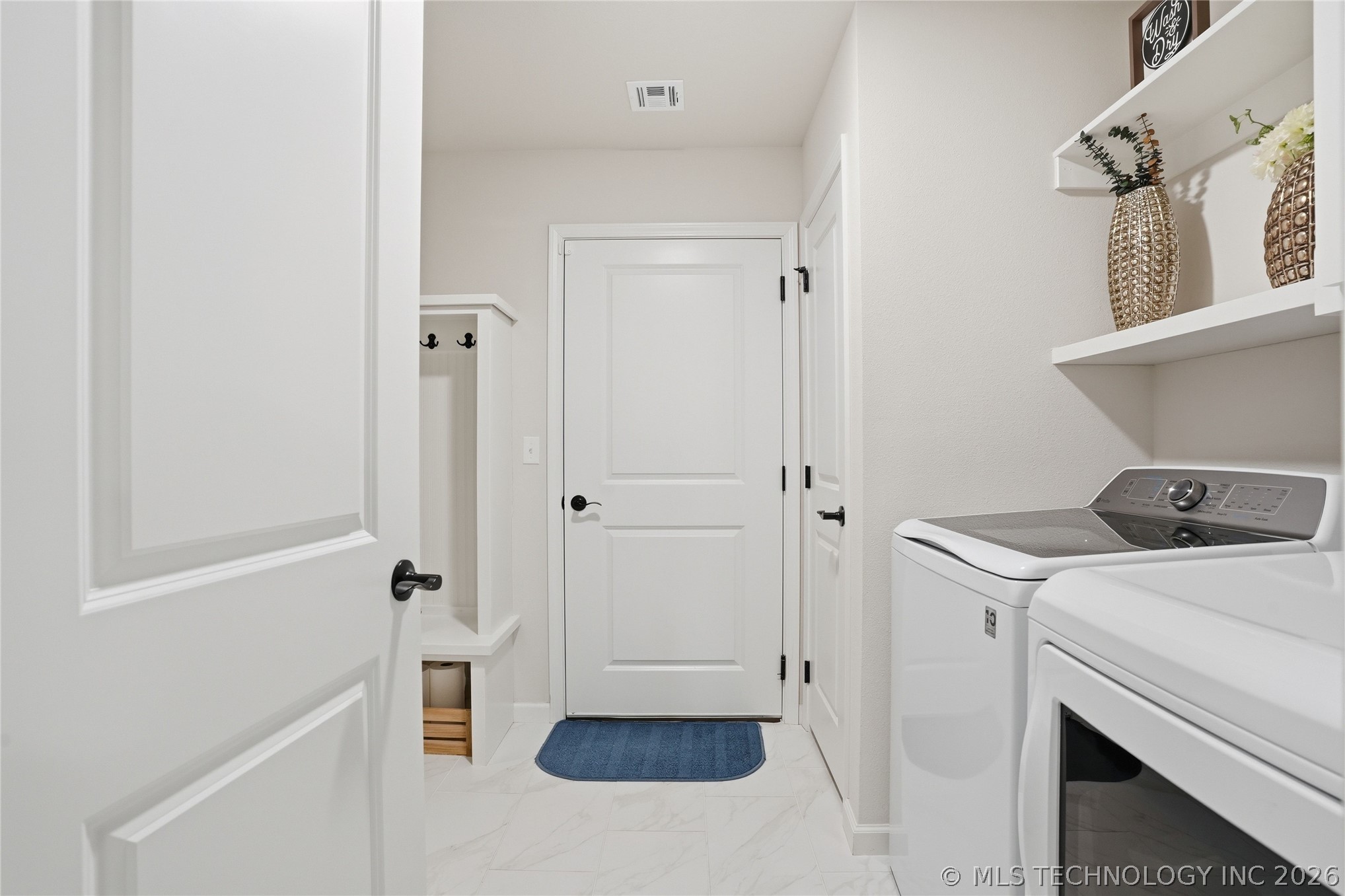 3217 E Lincoln Street Property Photo 31