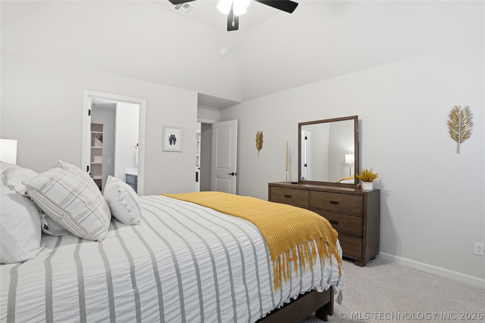 3217 E Lincoln Street Property Photo 32