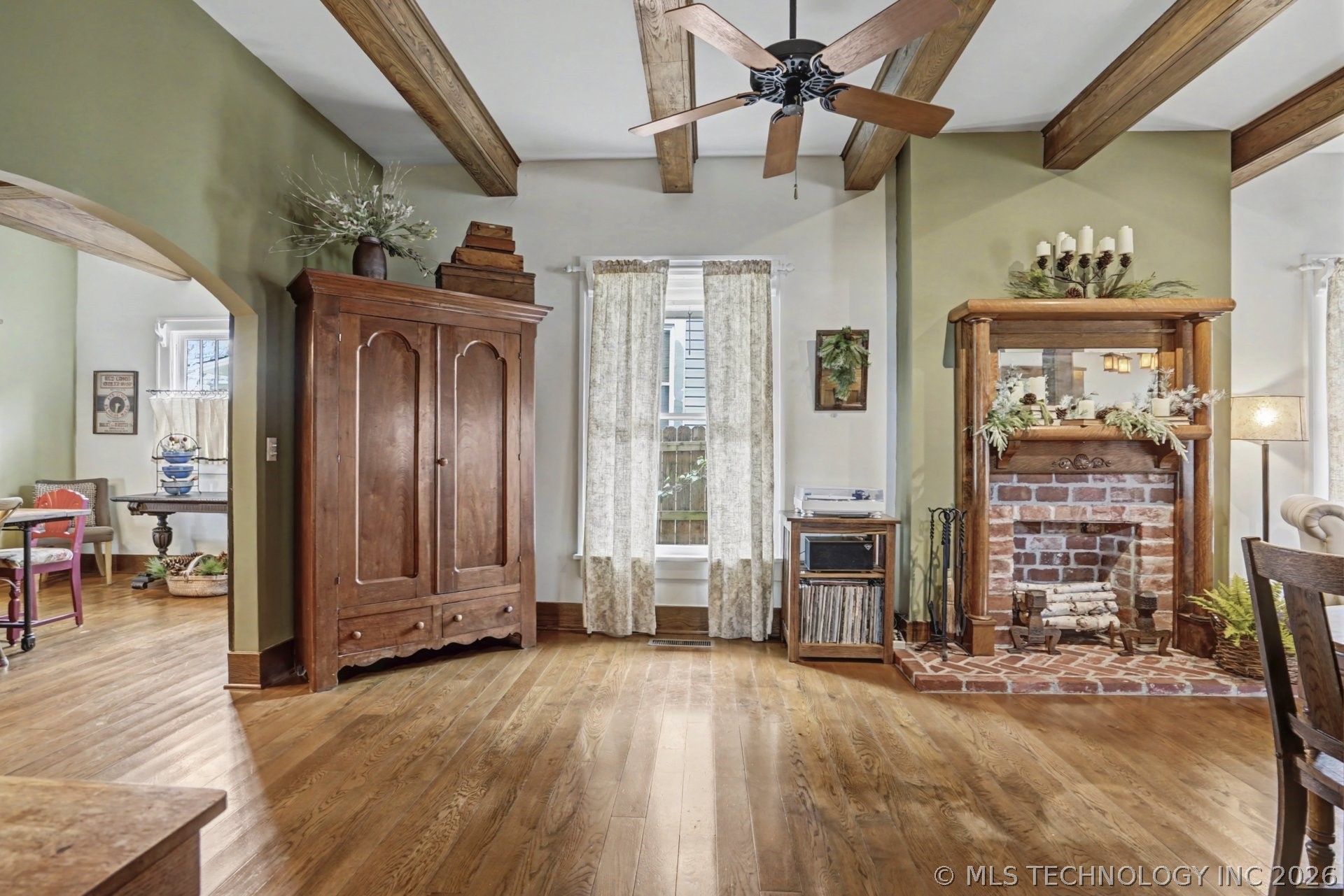320 S Oak Street Property Photo 8