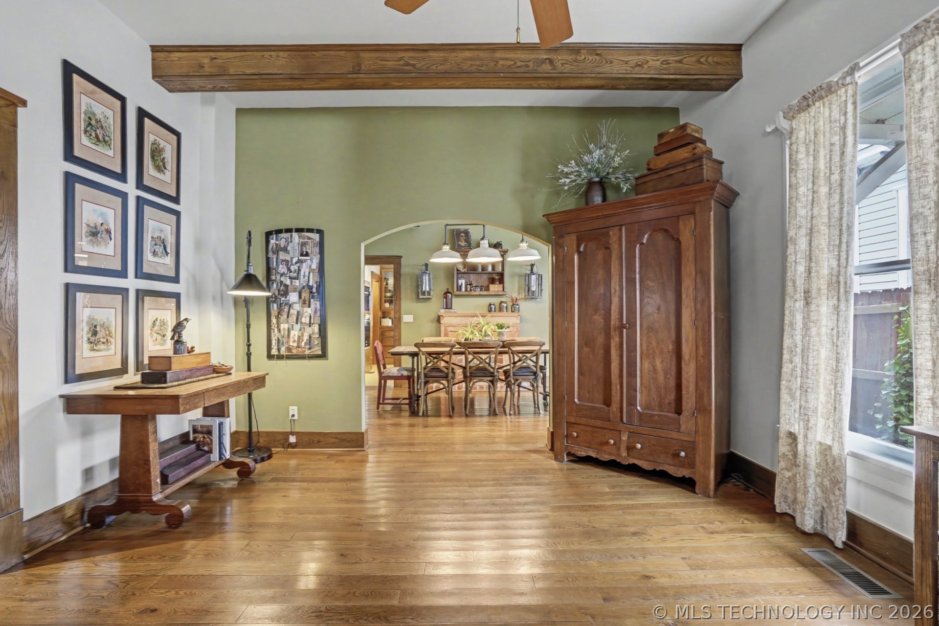 320 S Oak Street Property Photo 9