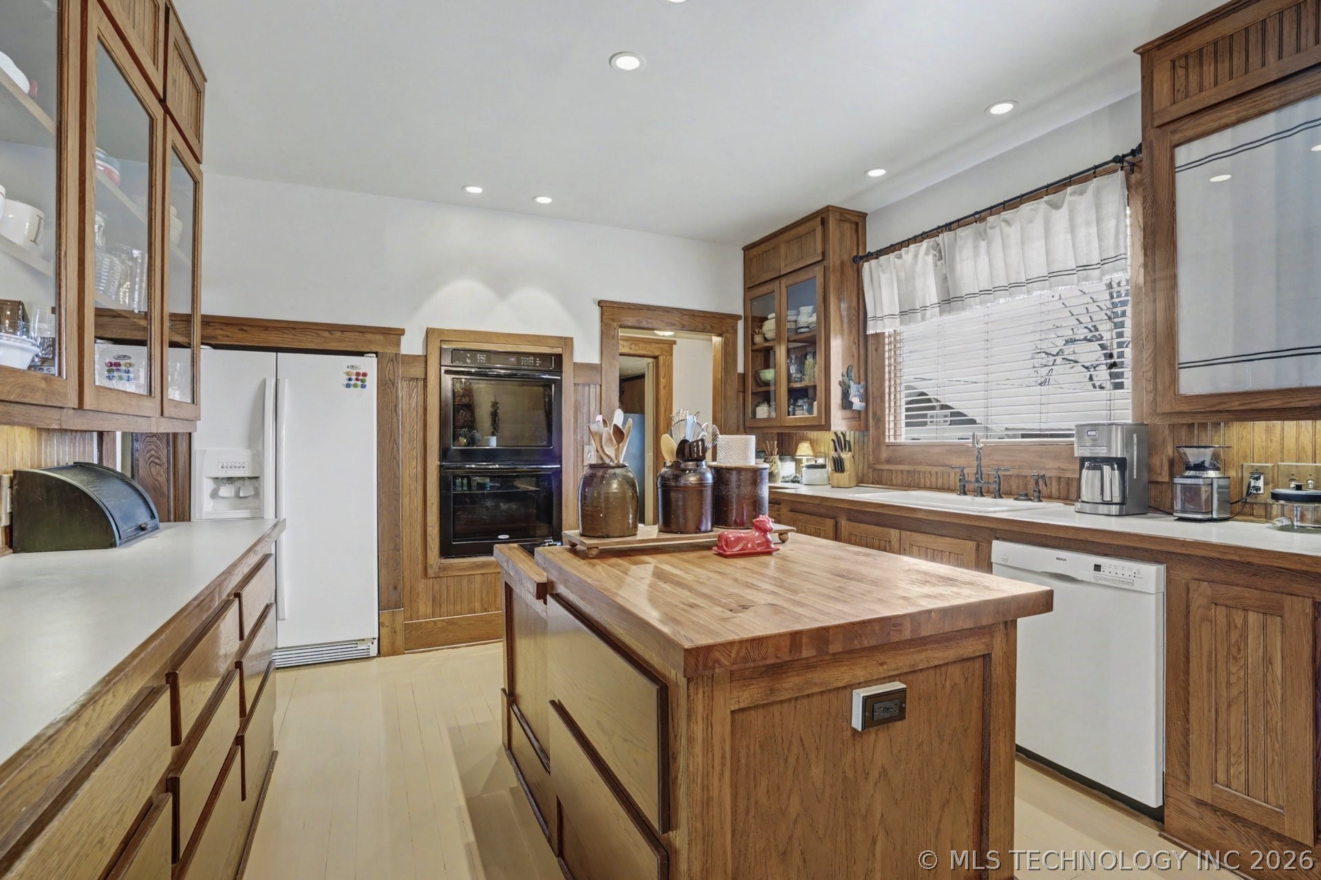 320 S Oak Street Property Photo 12
