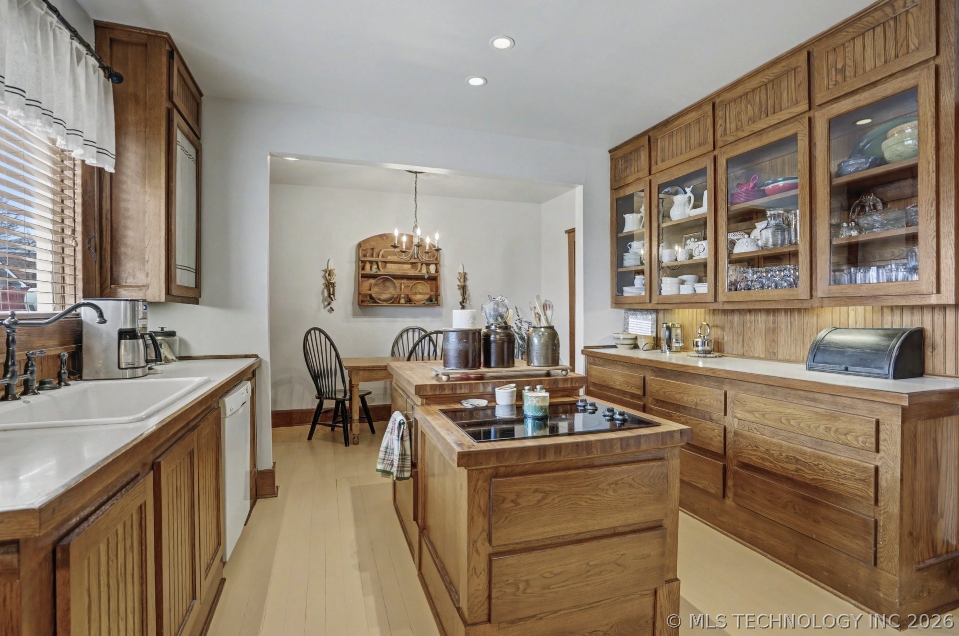 320 S Oak Street Property Photo 13