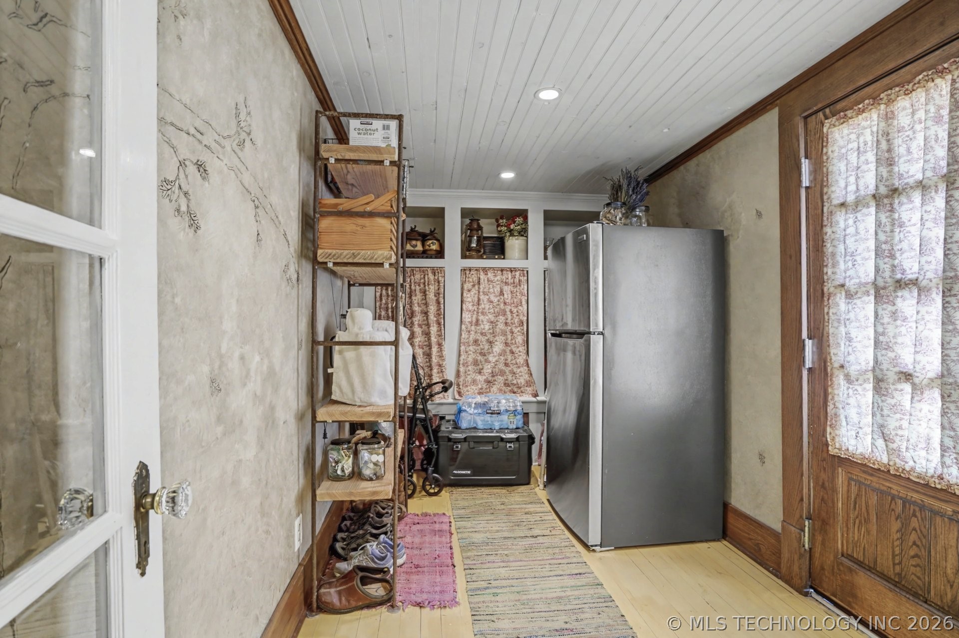 320 S Oak Street Property Photo 15