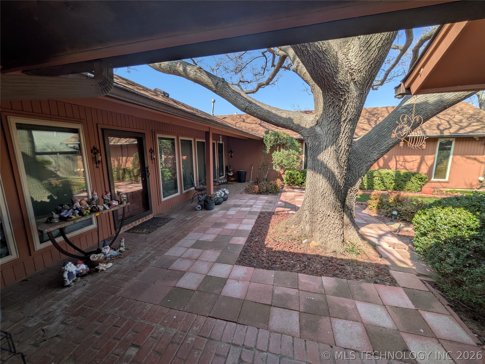 2317 Nw Dunstan Lane Property Photo 2