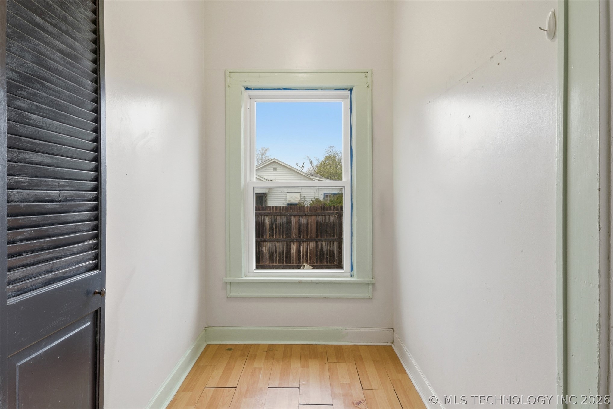 402 E 6th Street Property Photo 9