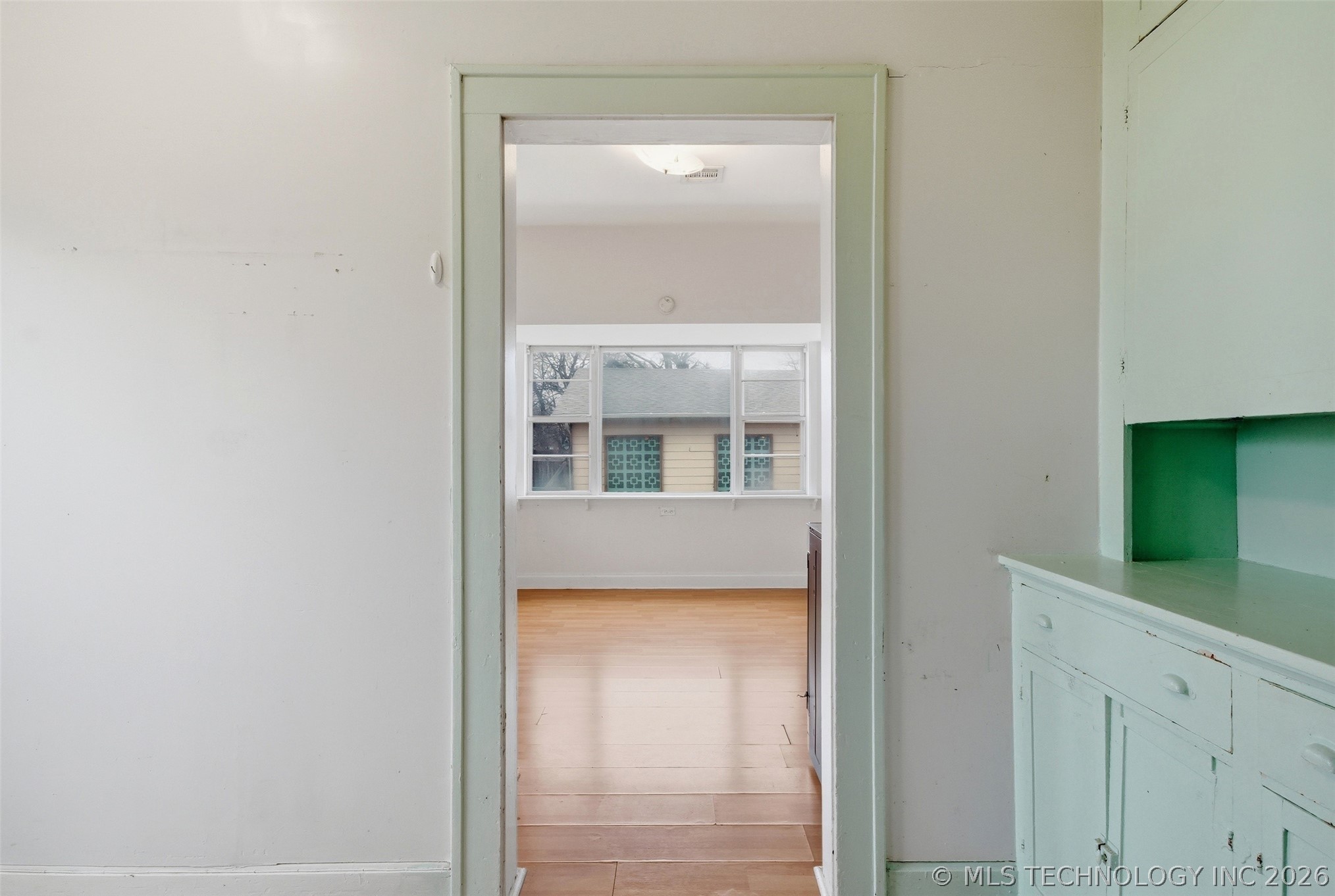 402 E 6th Street Property Photo 10