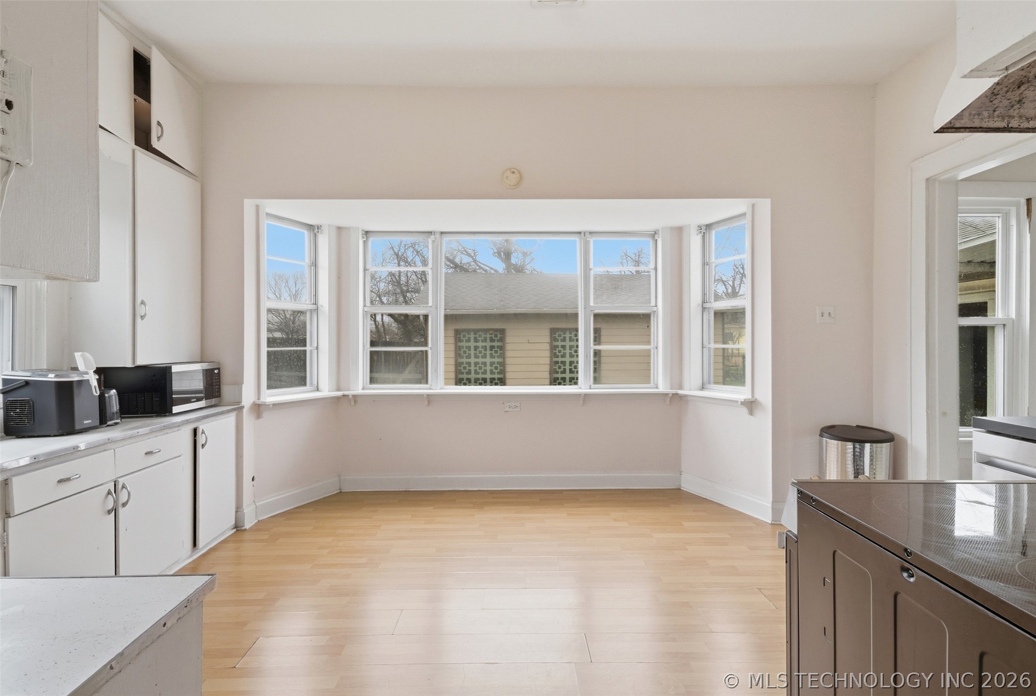 402 E 6th Street Property Photo 11
