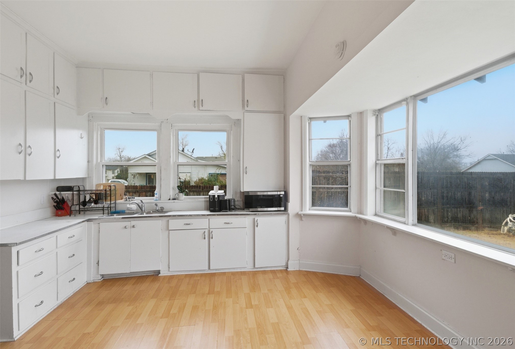 402 E 6th Street Property Photo 13