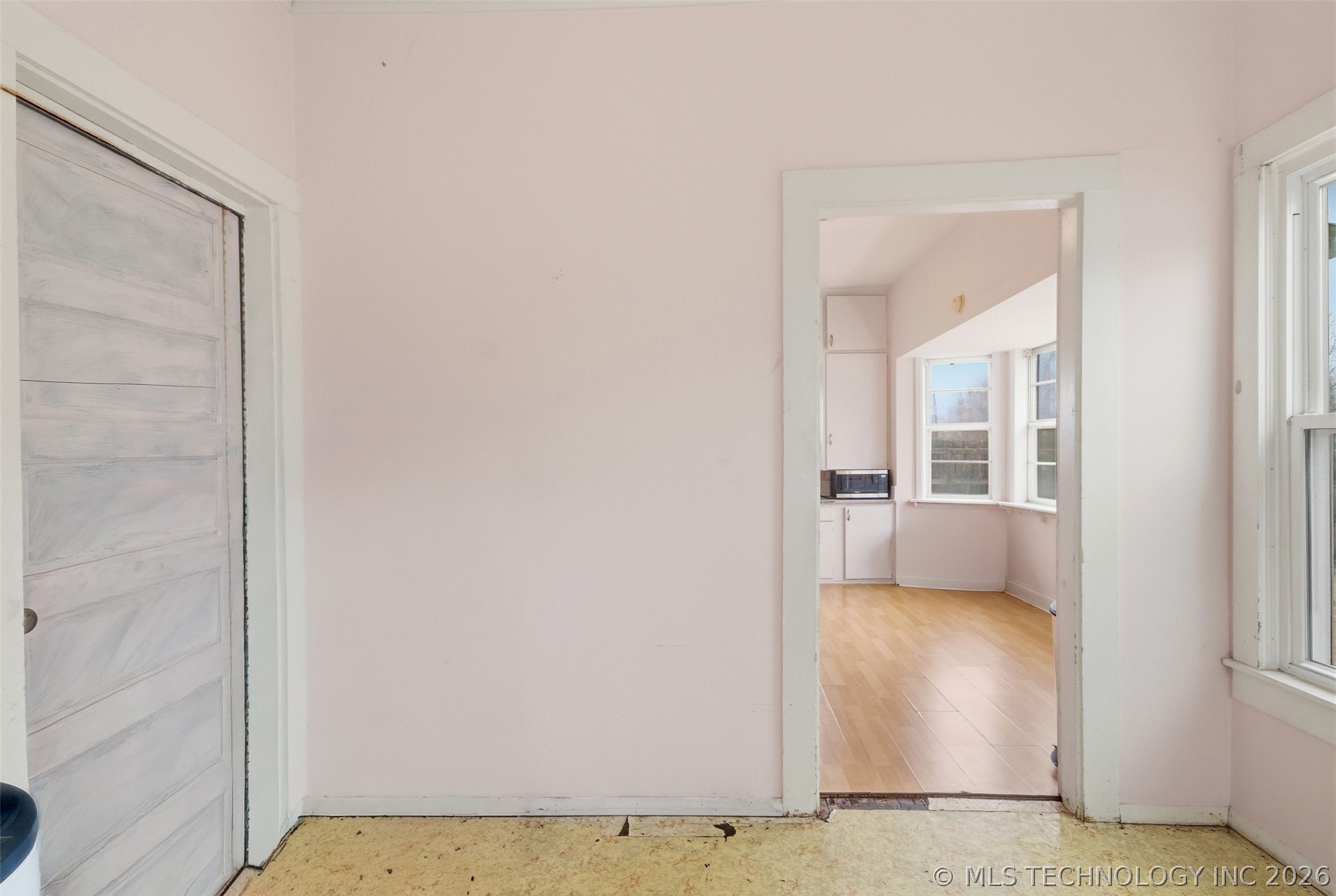 402 E 6th Street Property Photo 16