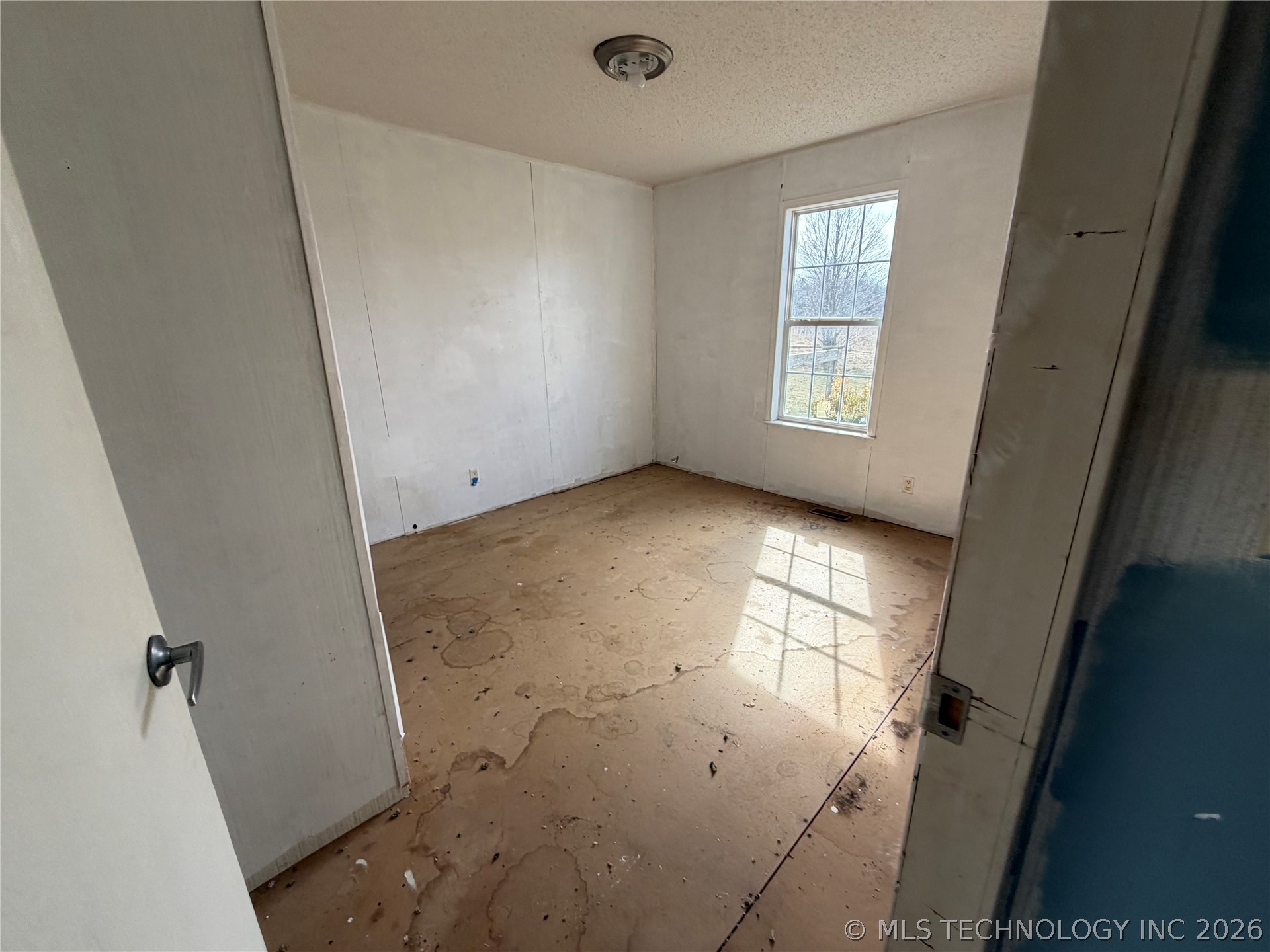 69251 E 290 Property Photo 4