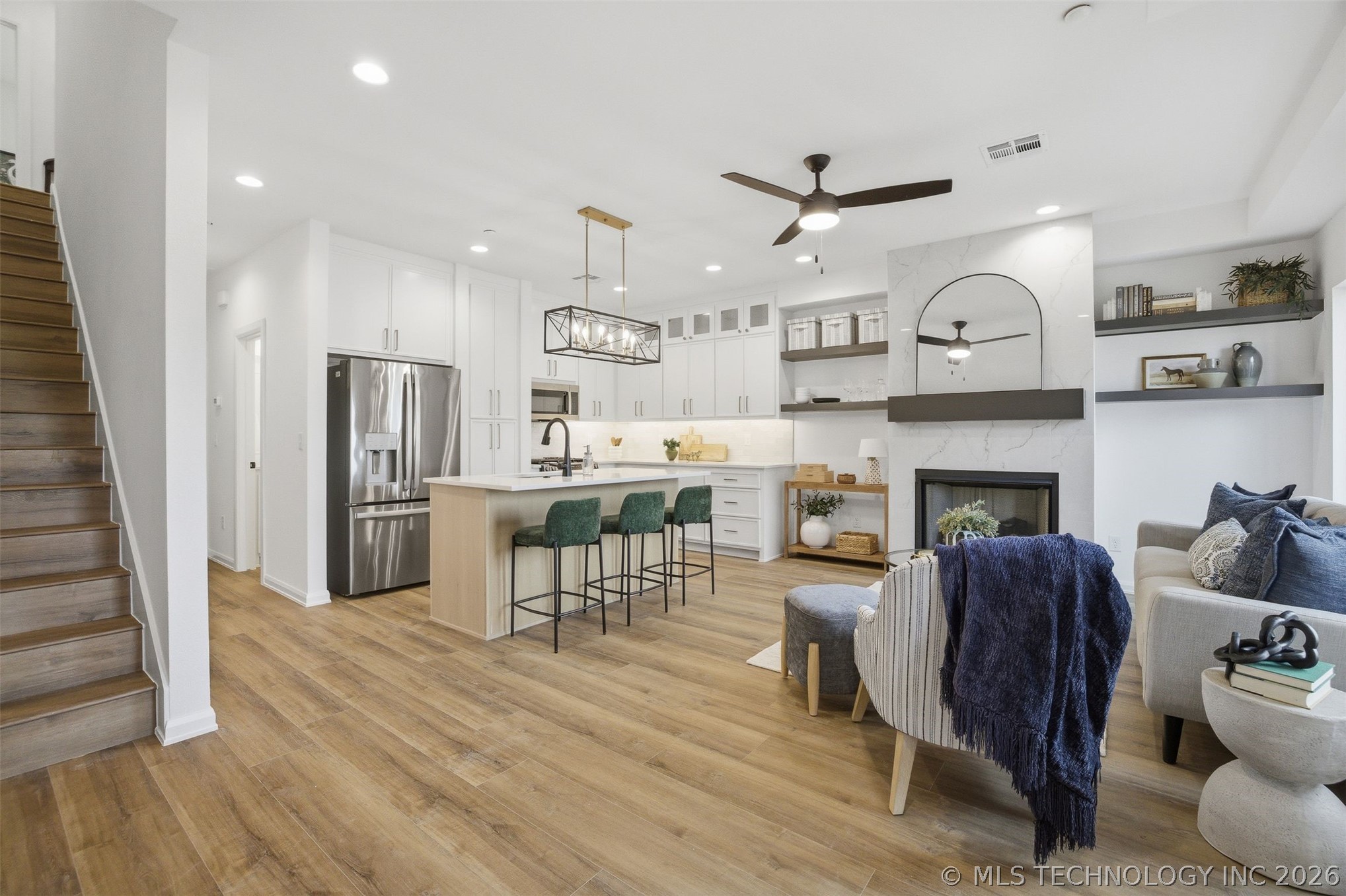 504 E B Street 1103 Property Photo 6