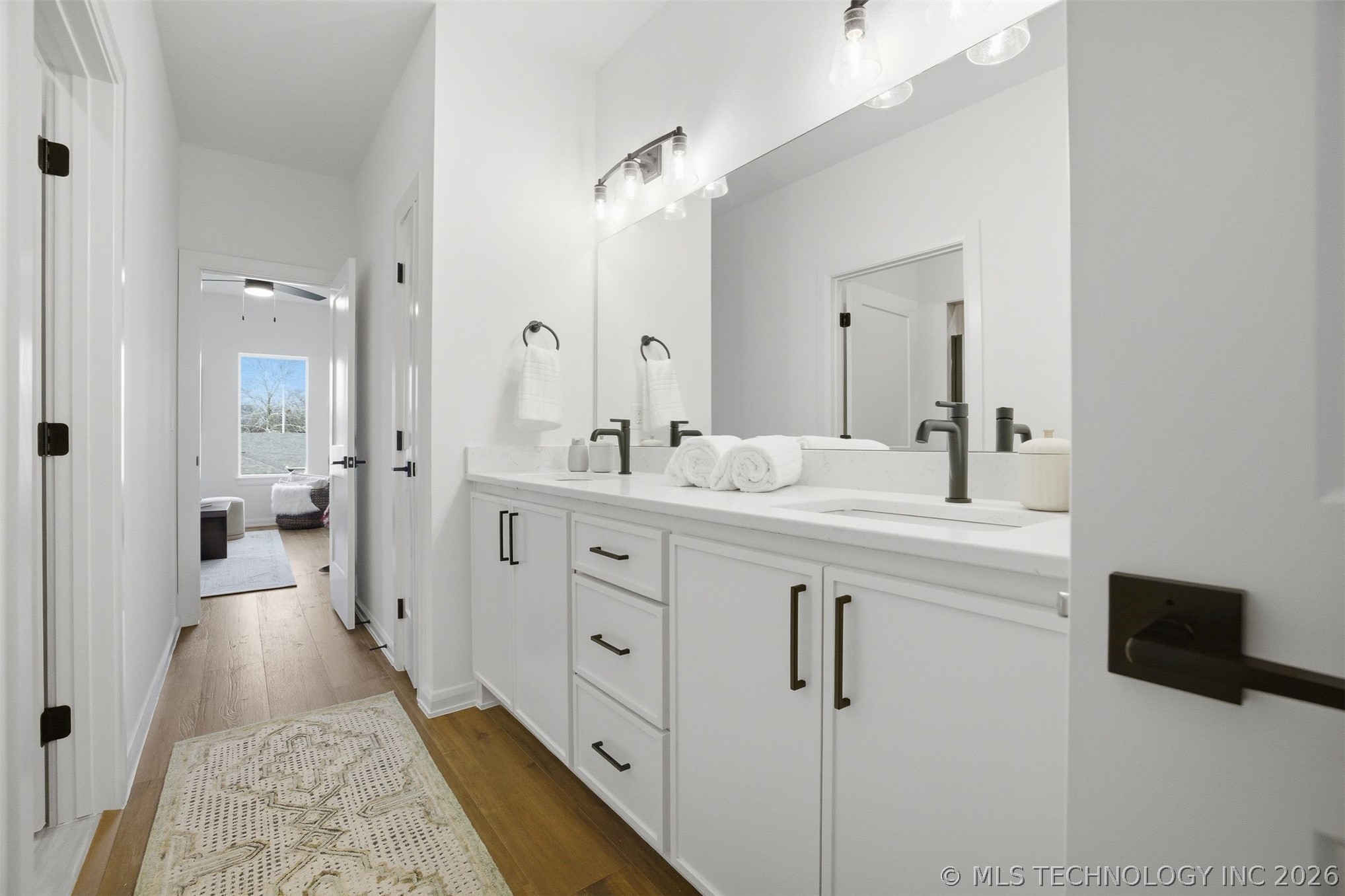 504 E B Street 1103 Property Photo 32