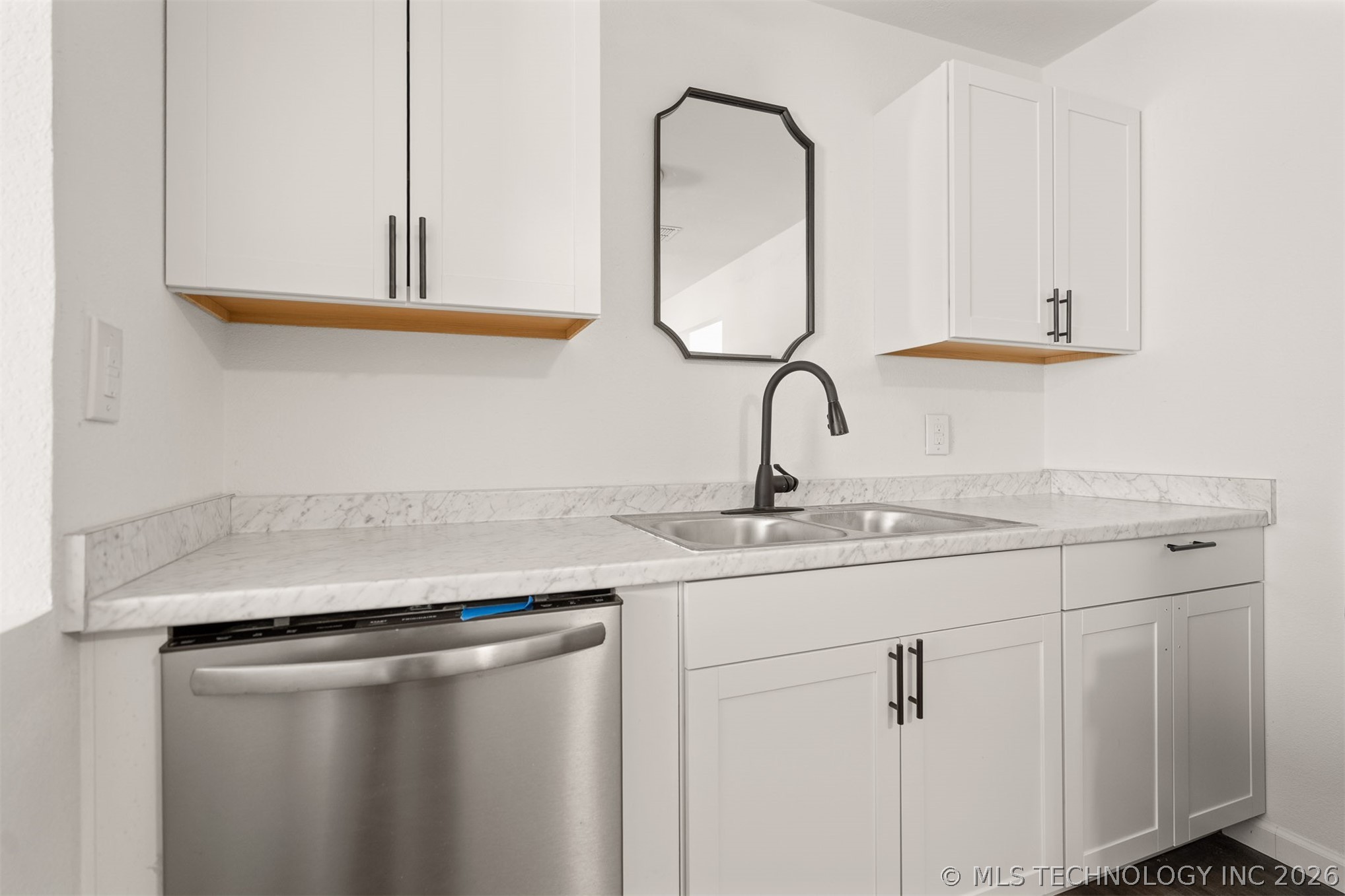 108 Frances Street Property Photo 8