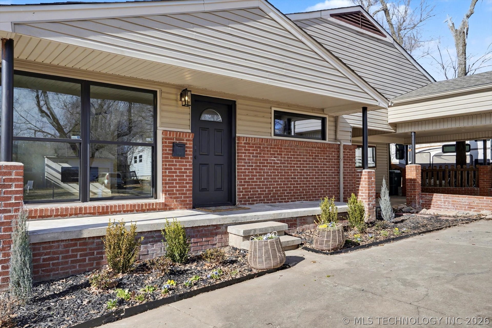 908 N Ash Avenue Property Photo 4