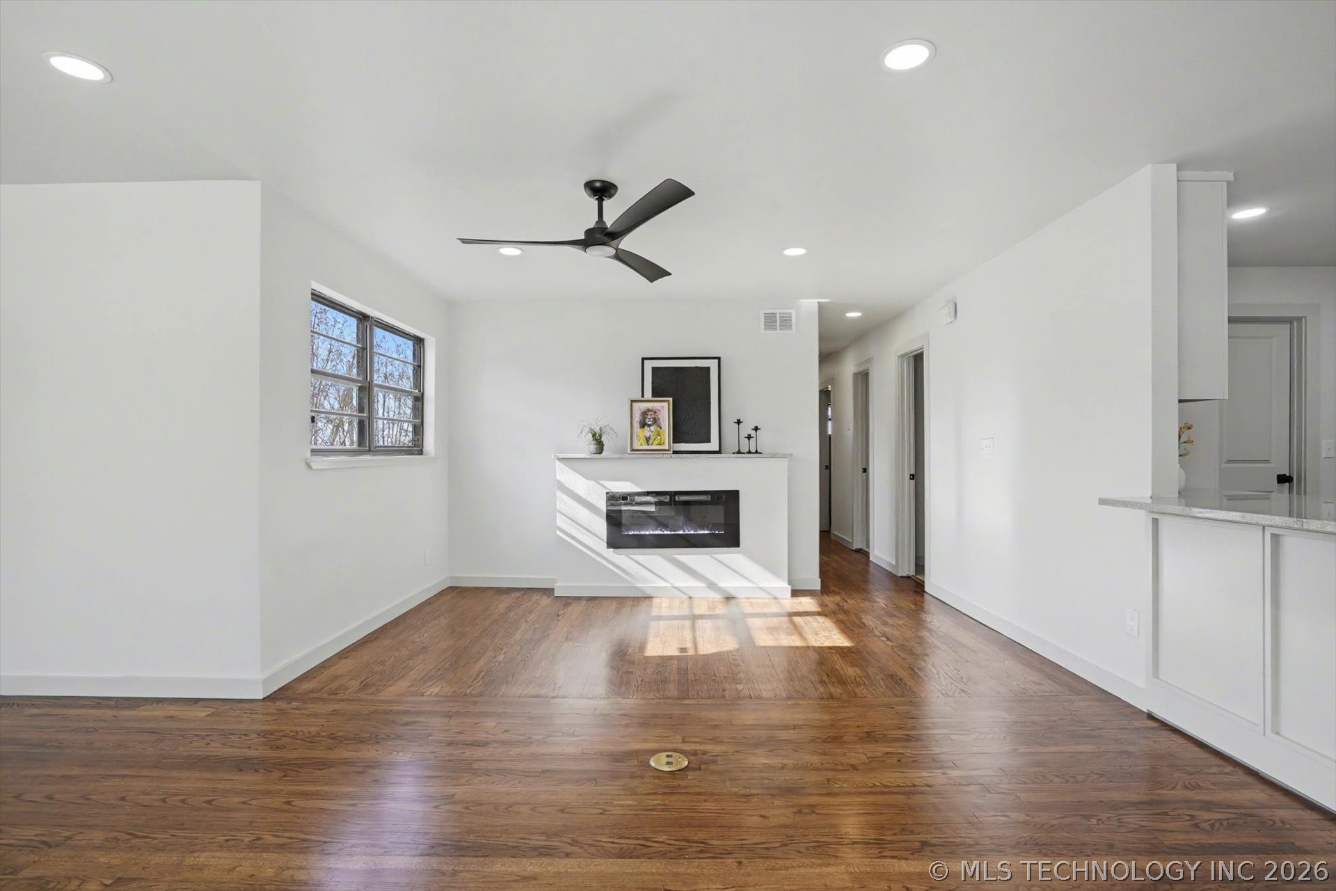 908 N Ash Avenue Property Photo 6