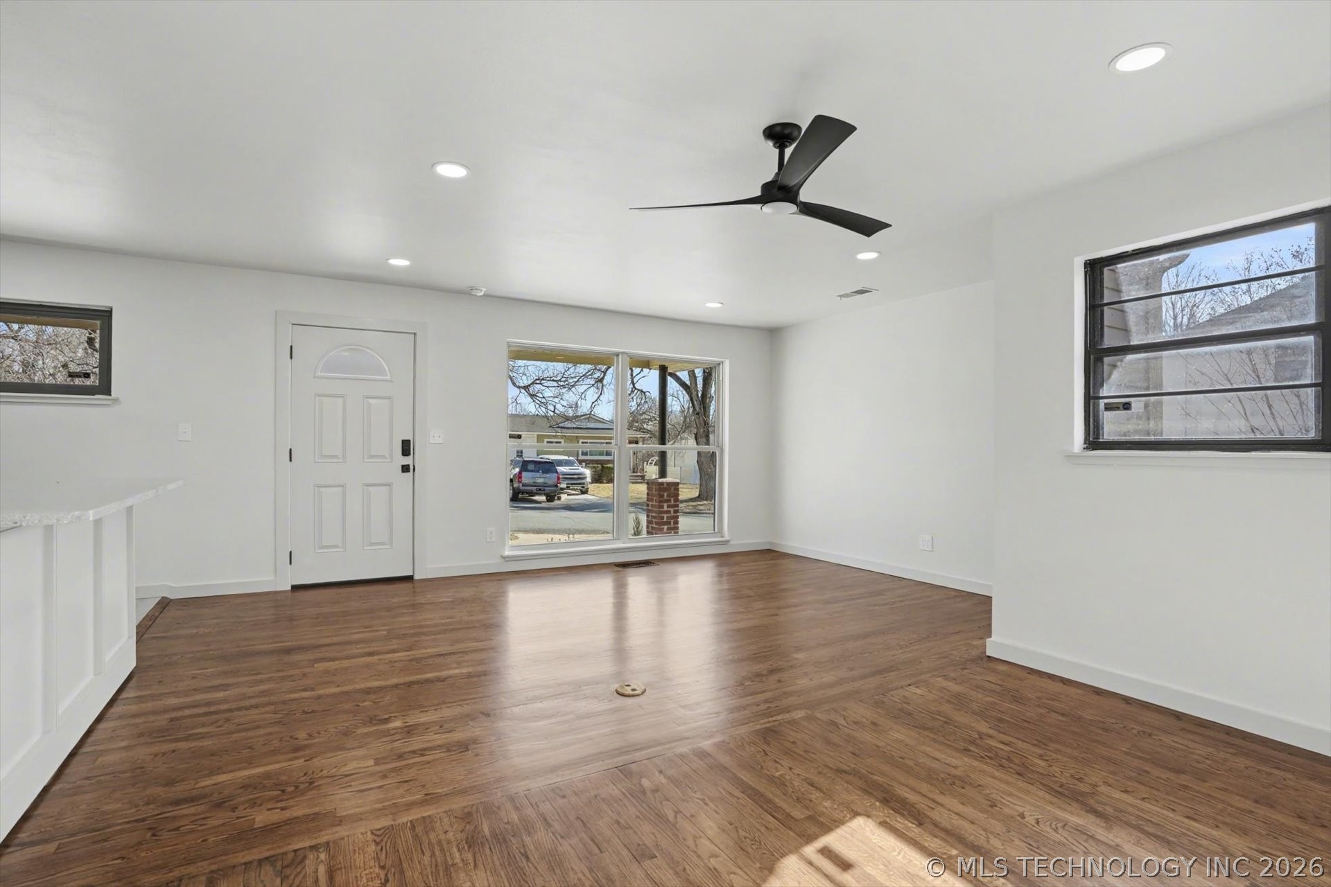 908 N Ash Avenue Property Photo 8