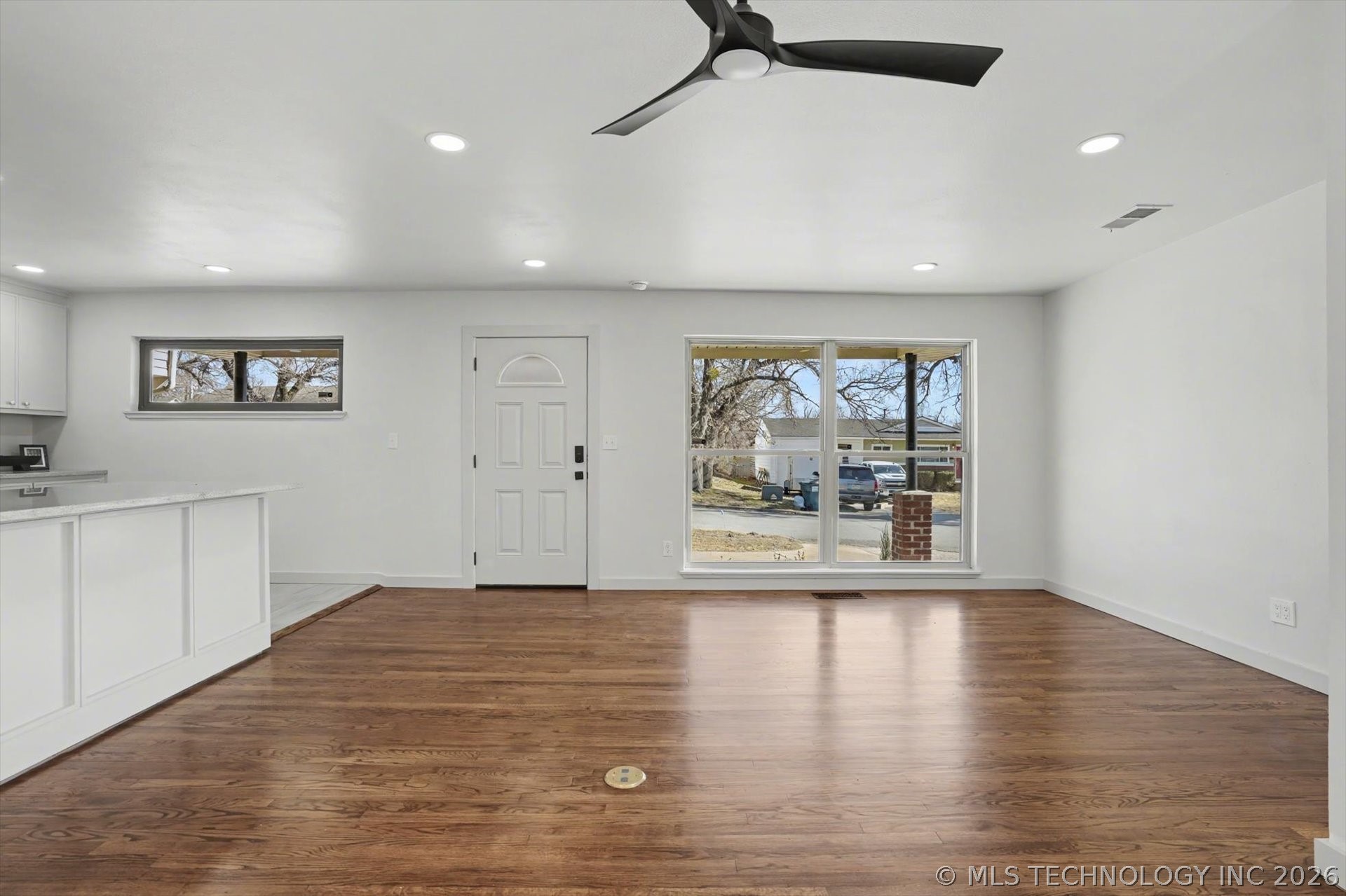 908 N Ash Avenue Property Photo 9