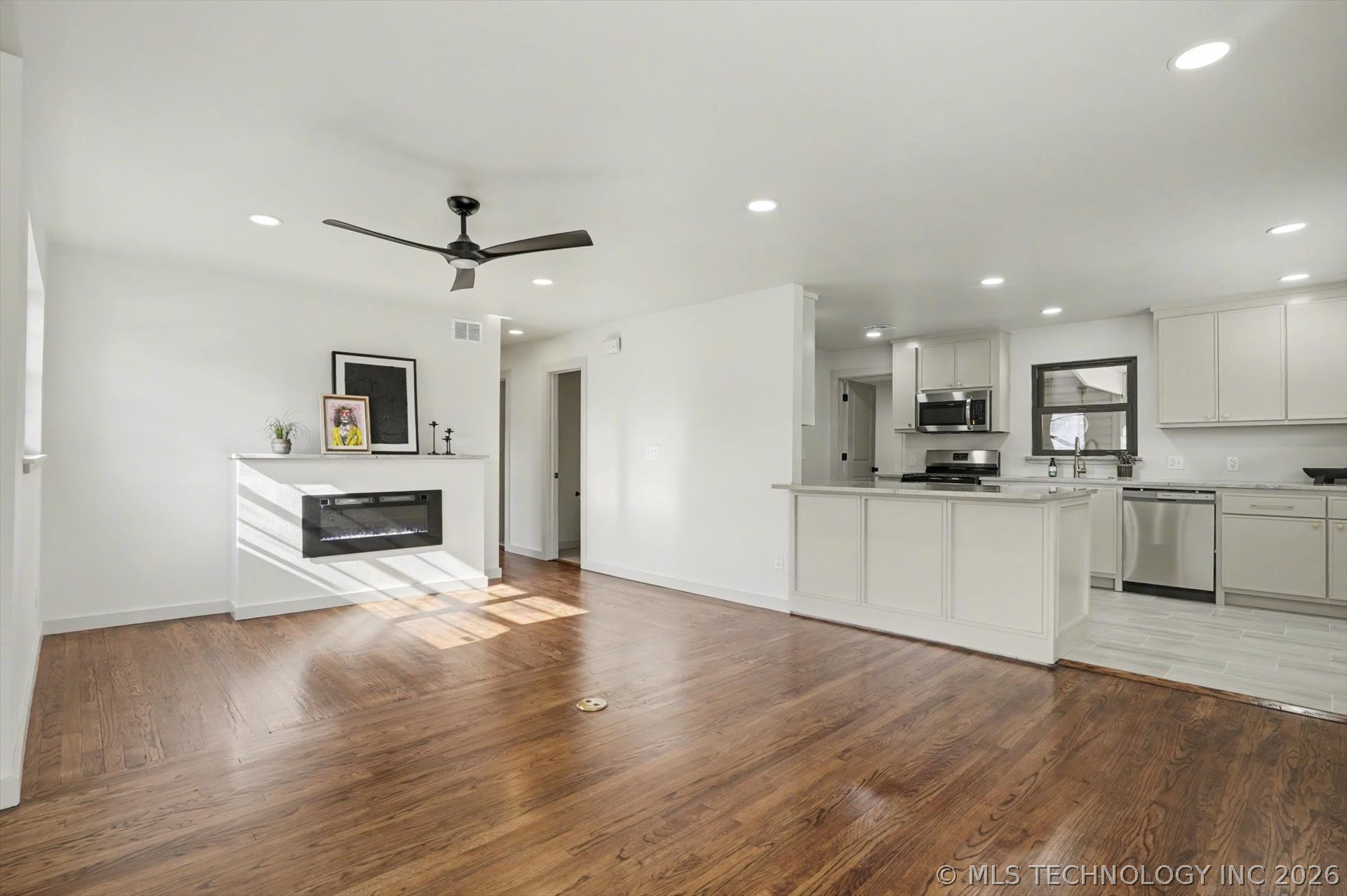 908 N Ash Avenue Property Photo 10
