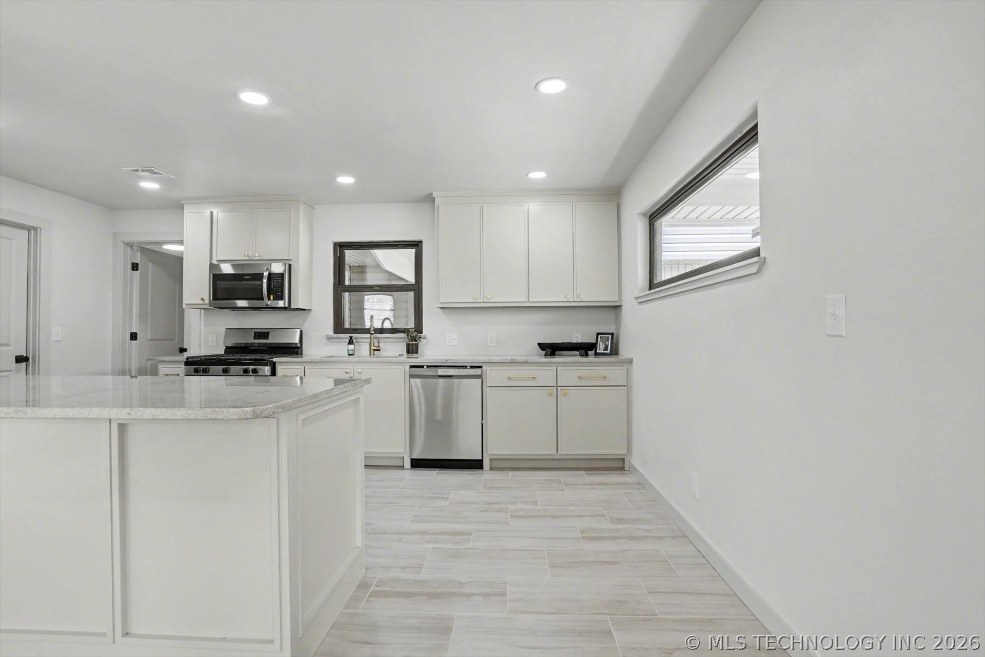 908 N Ash Avenue Property Photo 11