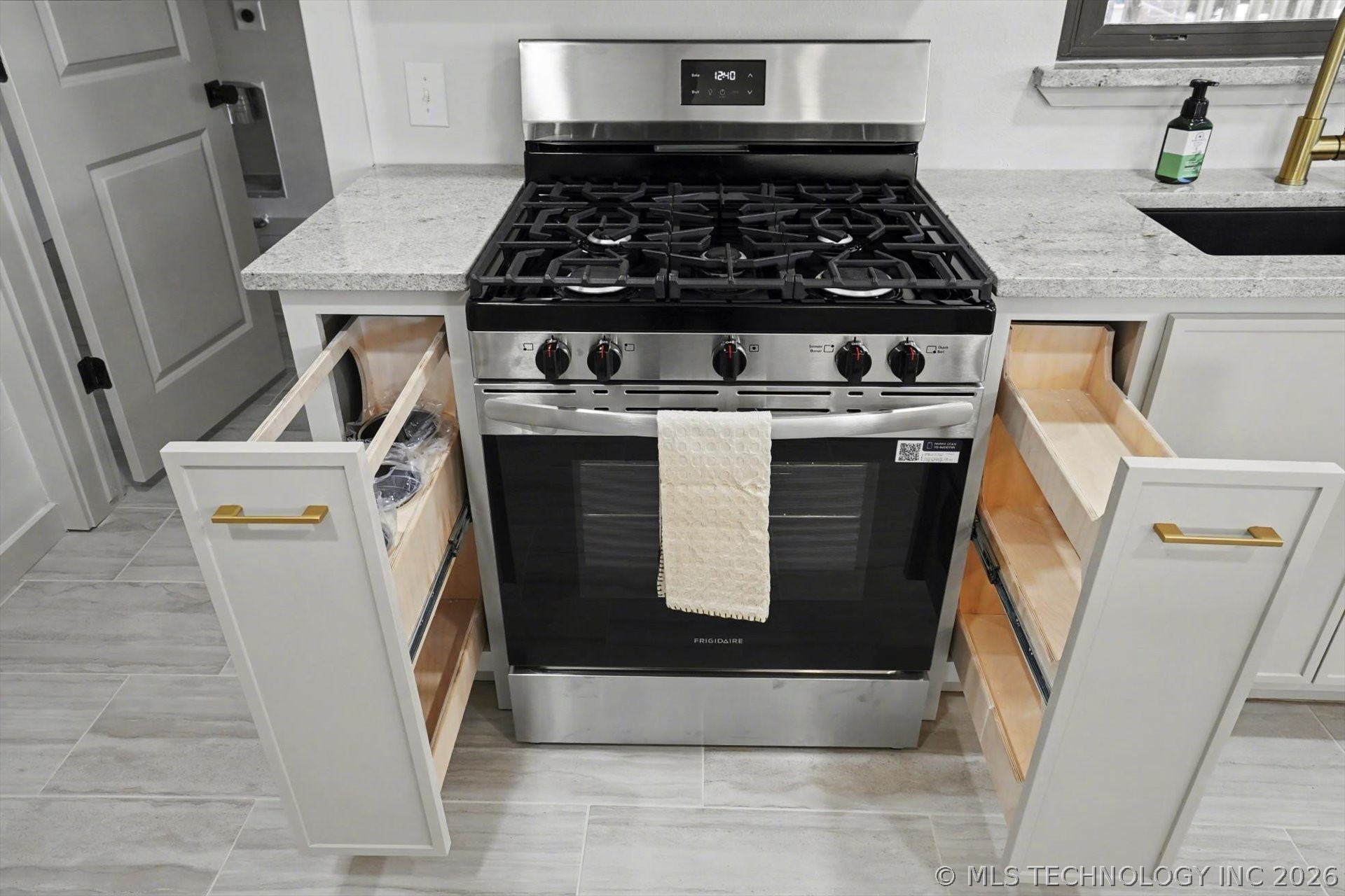 908 N Ash Avenue Property Photo 16