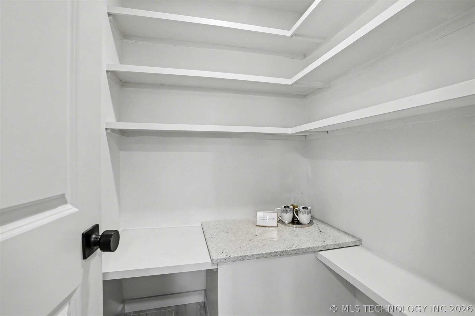 908 N Ash Avenue Property Photo 17