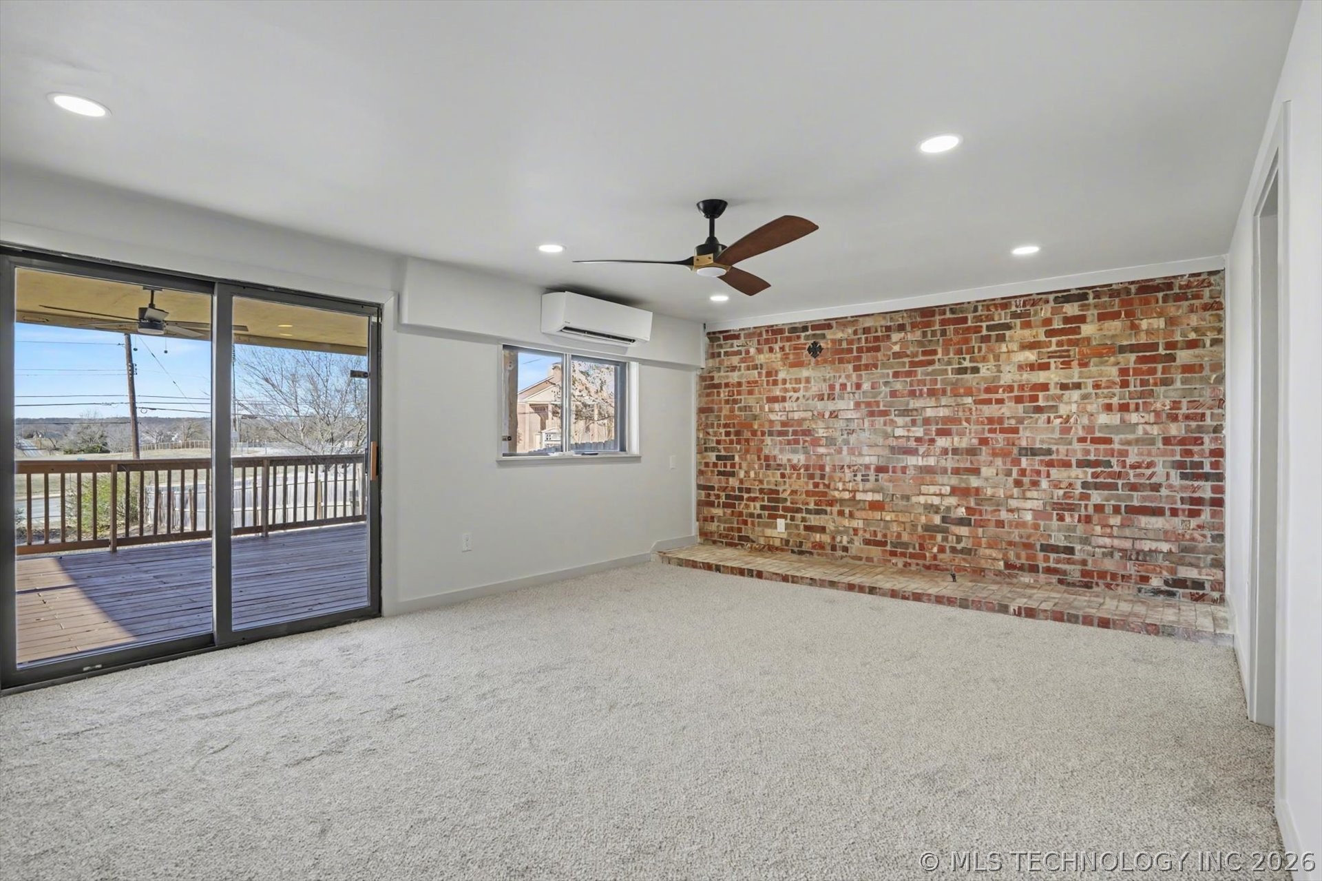 908 N Ash Avenue Property Photo 23