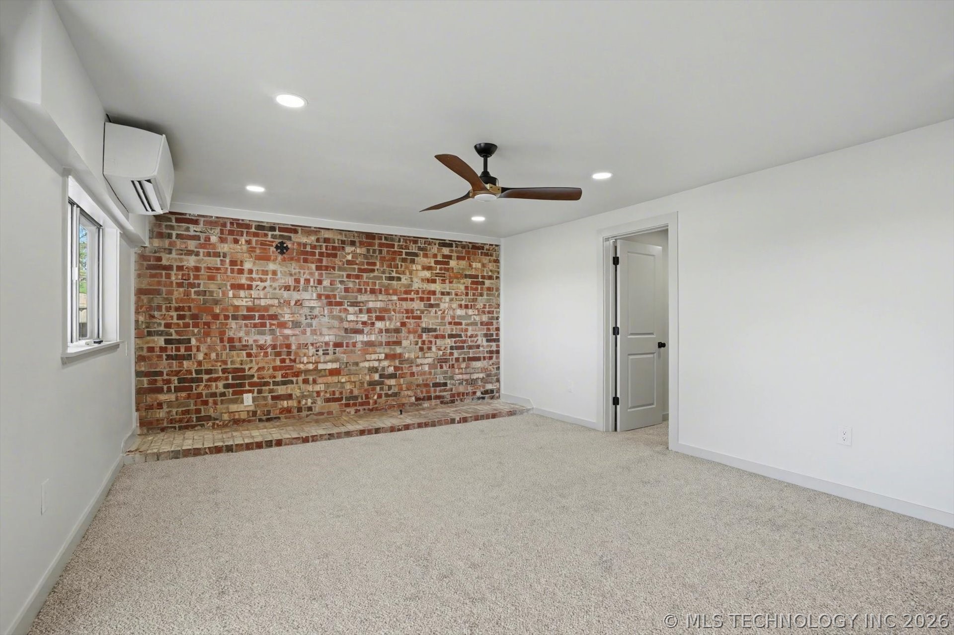 908 N Ash Avenue Property Photo 24