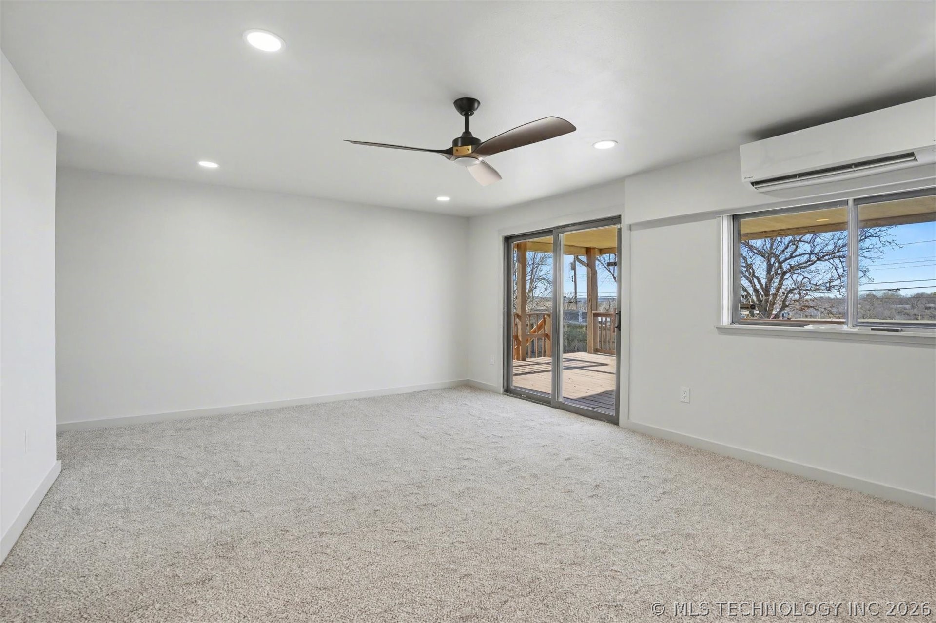 908 N Ash Avenue Property Photo 25