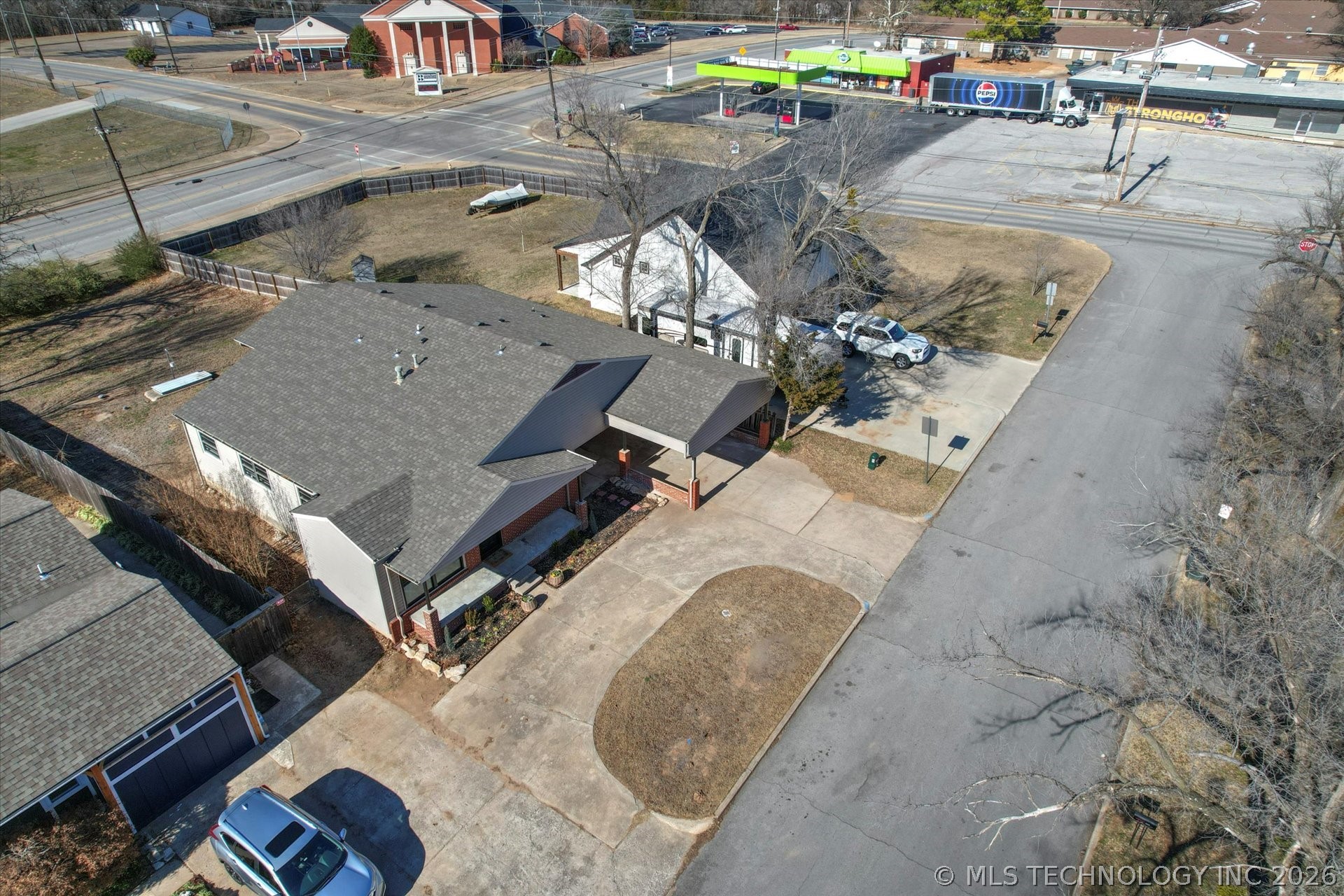 908 N Ash Avenue Property Photo 44