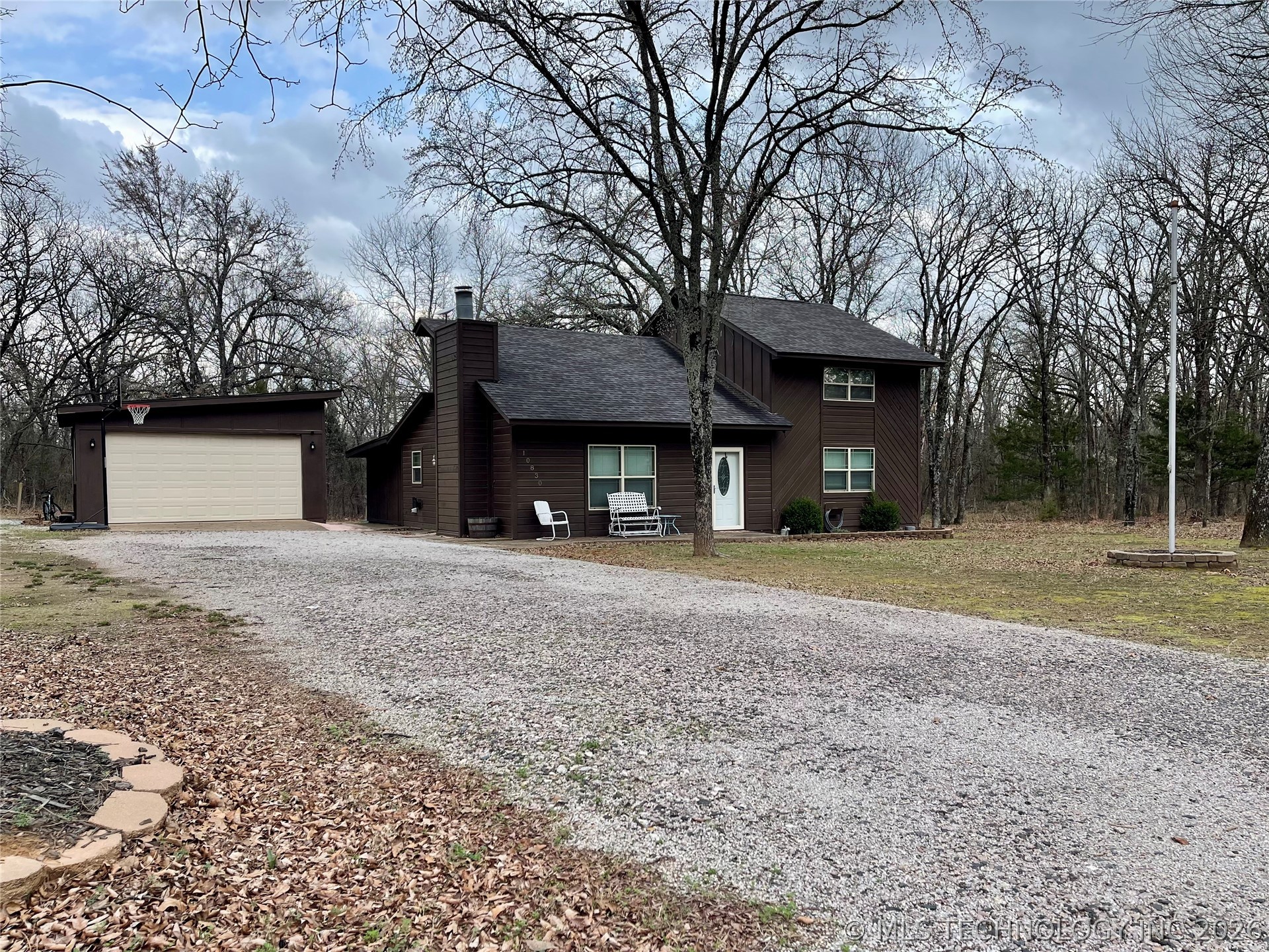 10830 Standing Oak Drive Property Photo 3