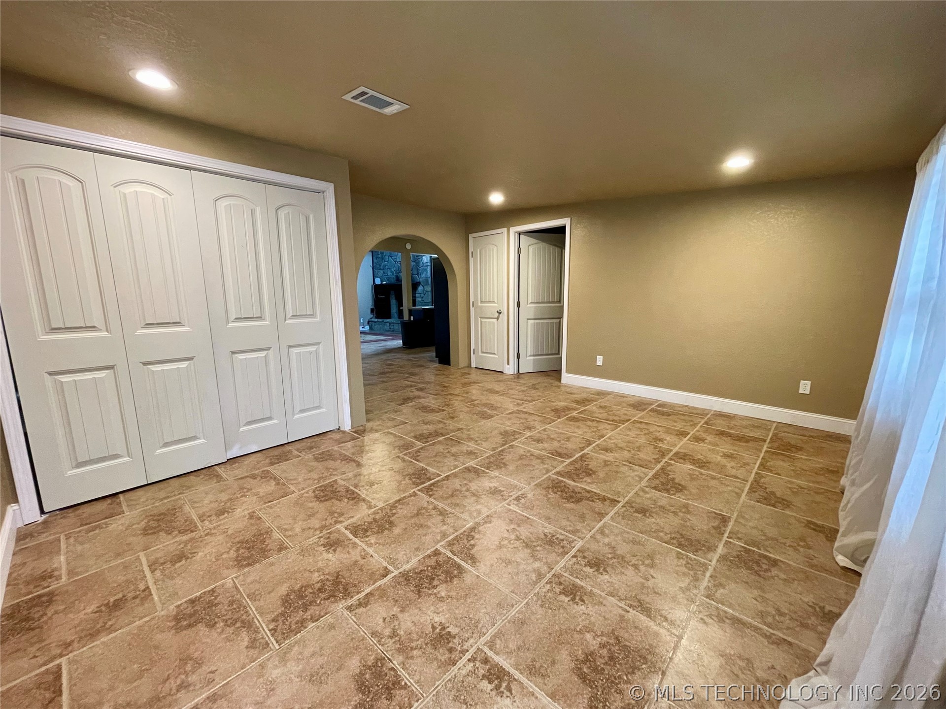 10830 Standing Oak Drive Property Photo 9