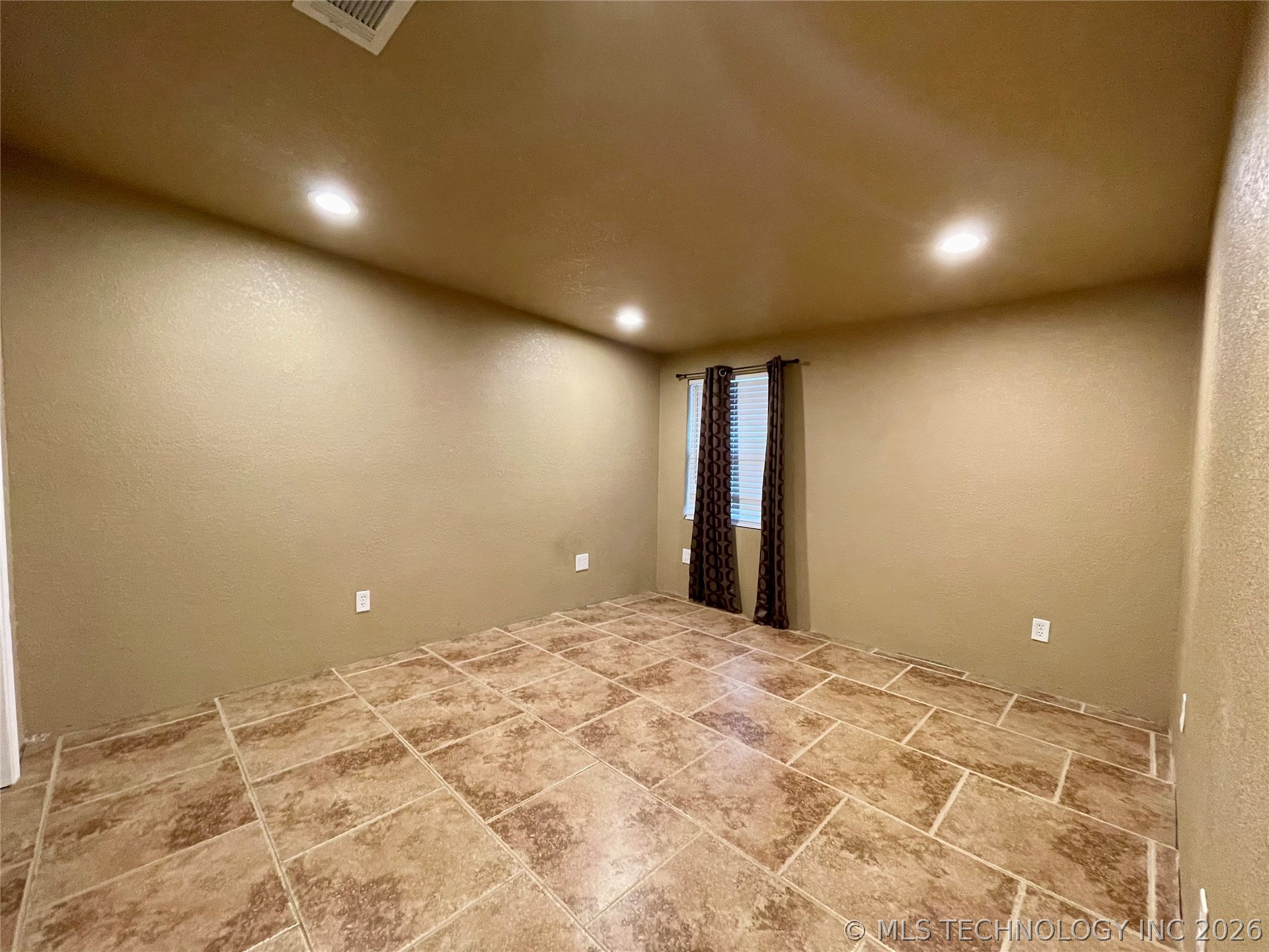 10830 Standing Oak Drive Property Photo 10