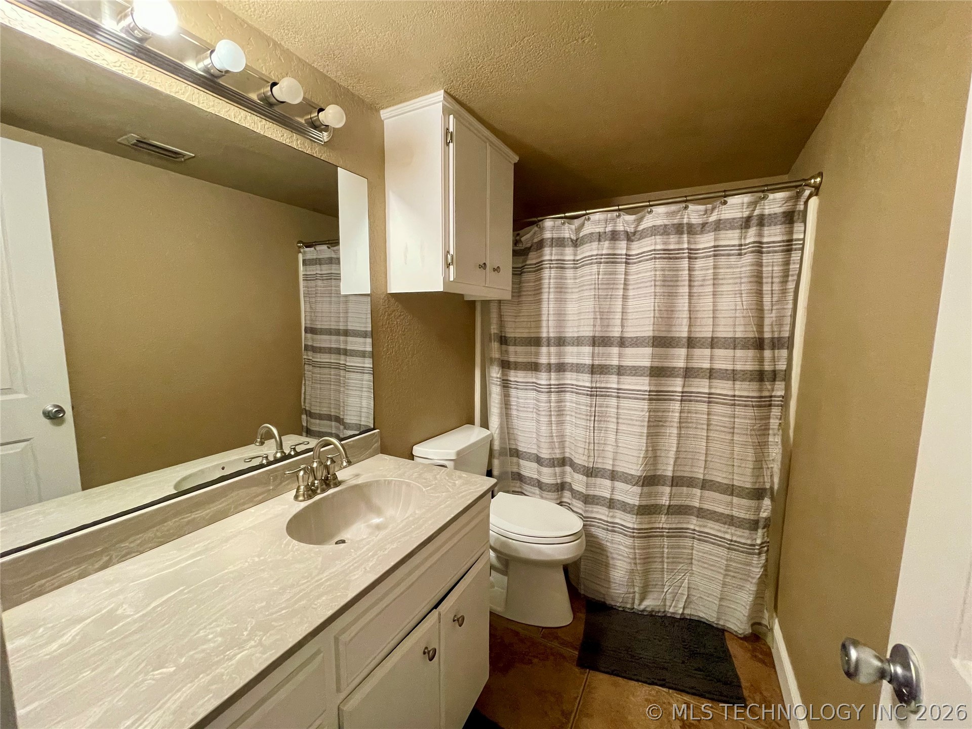 10830 Standing Oak Drive Property Photo 13