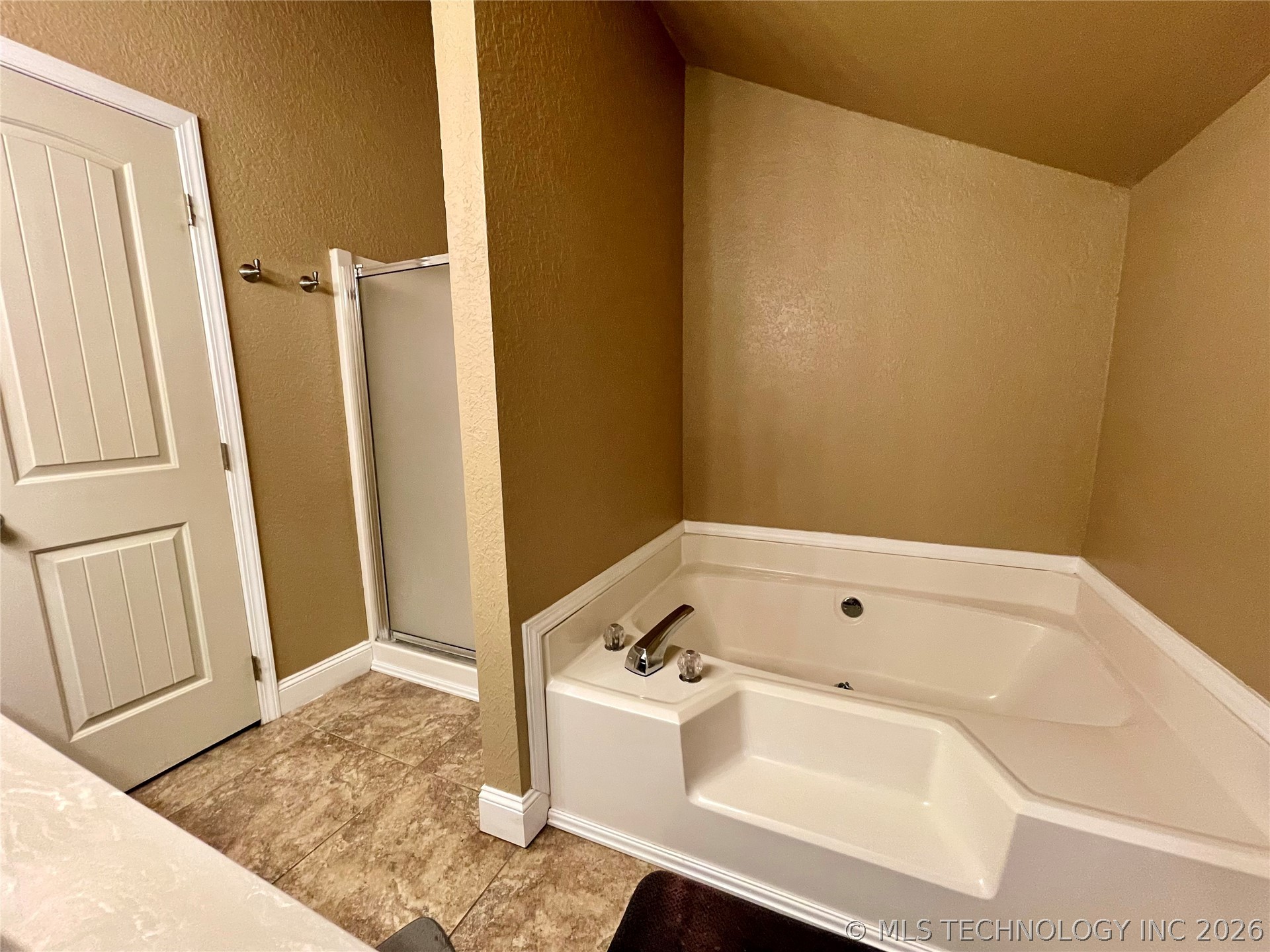 10830 Standing Oak Drive Property Photo 17