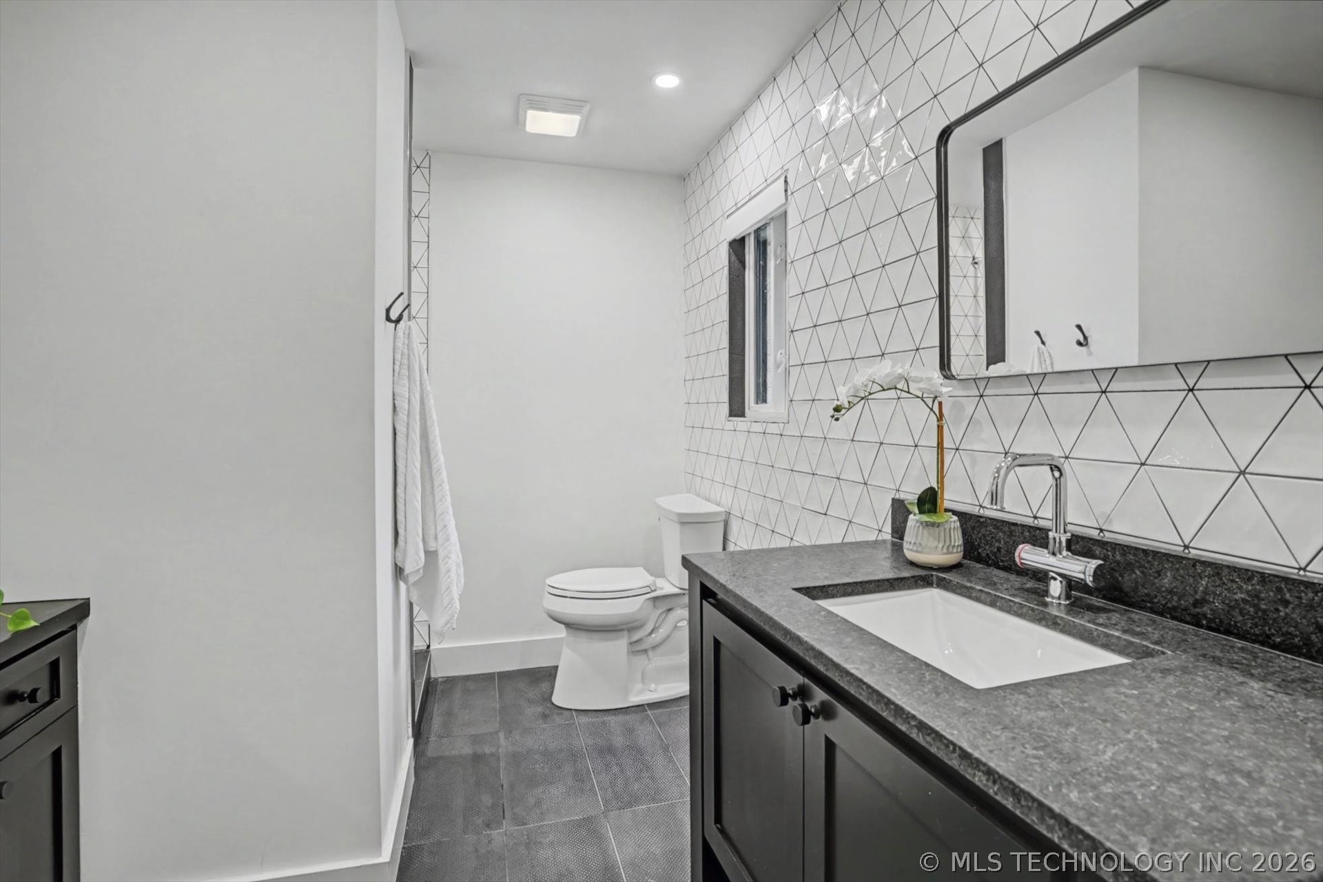 6204 S Indianapolis Avenue Property Photo 33