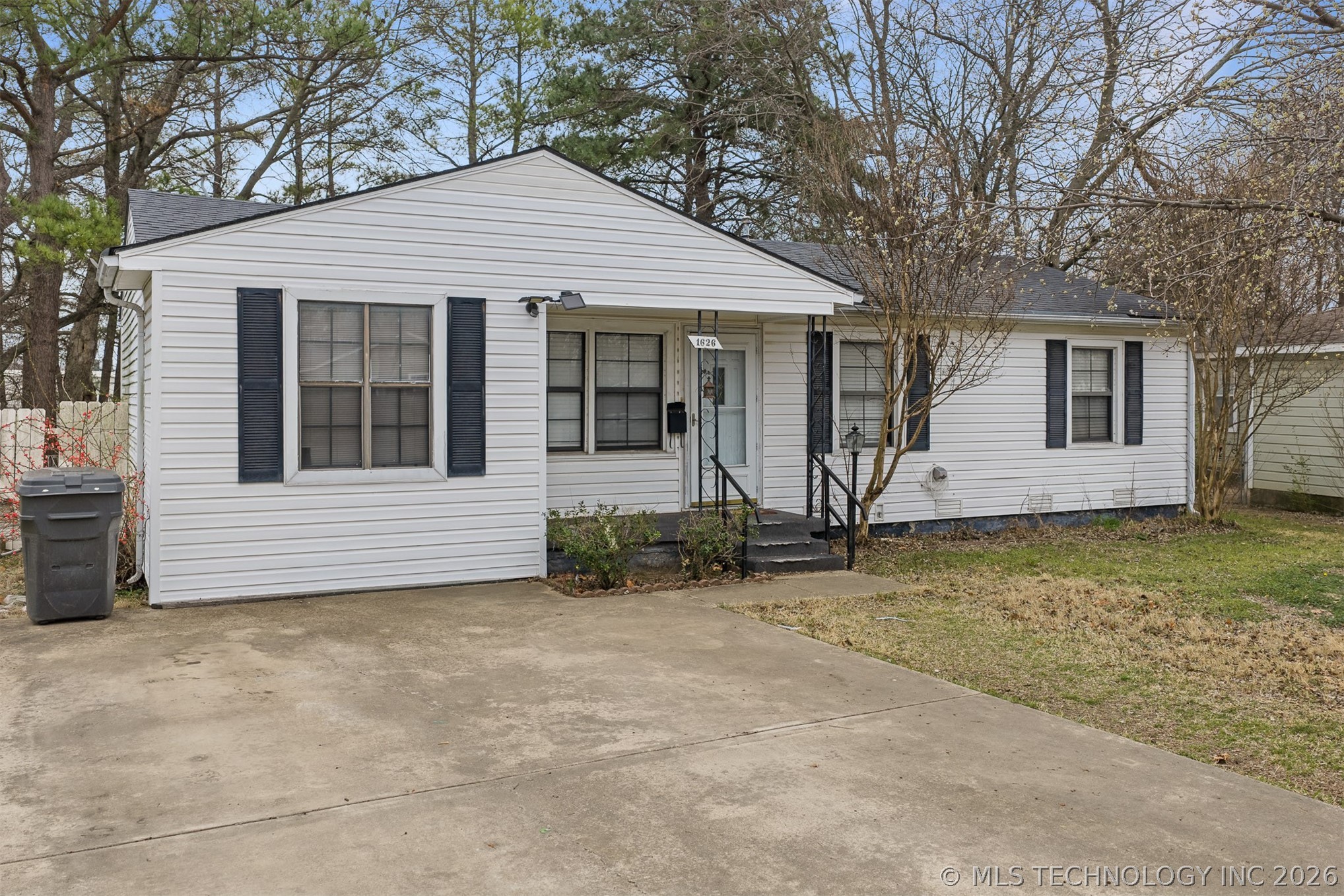 1626 Tower Drive Property Photo 2