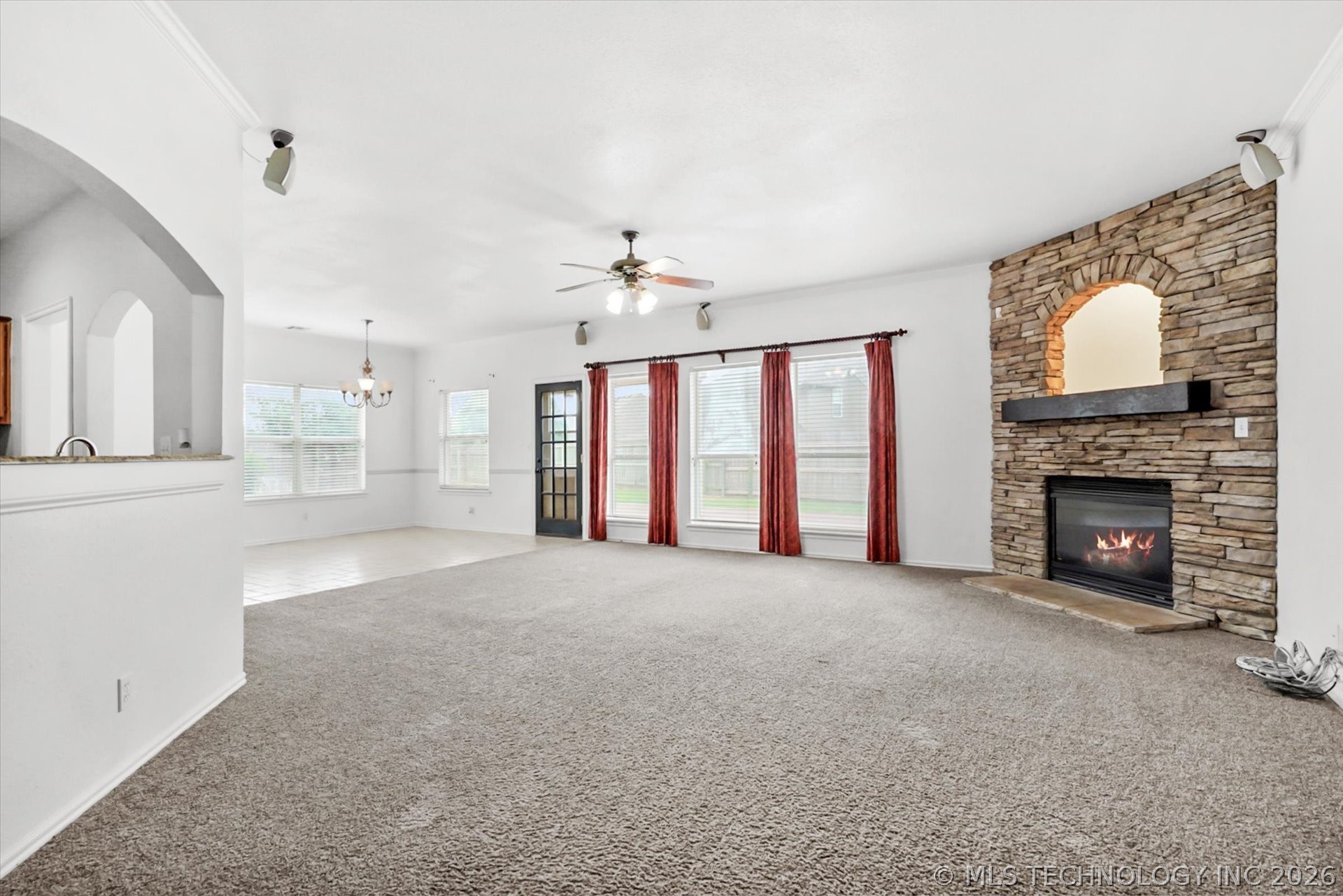 4113 W Canton Street Property Photo 6