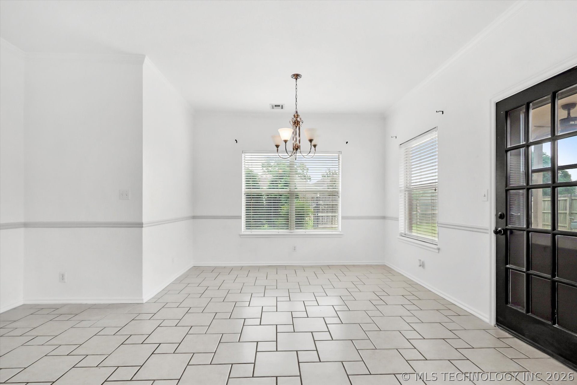 4113 W Canton Street Property Photo 9